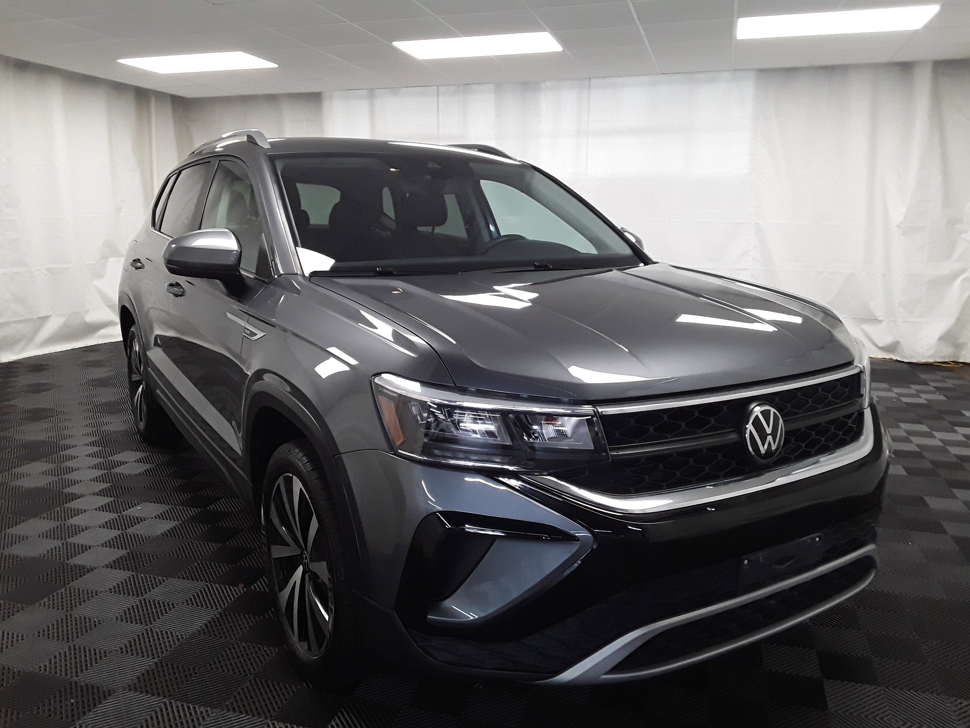 2024 Volkswagen Taos SE FWD