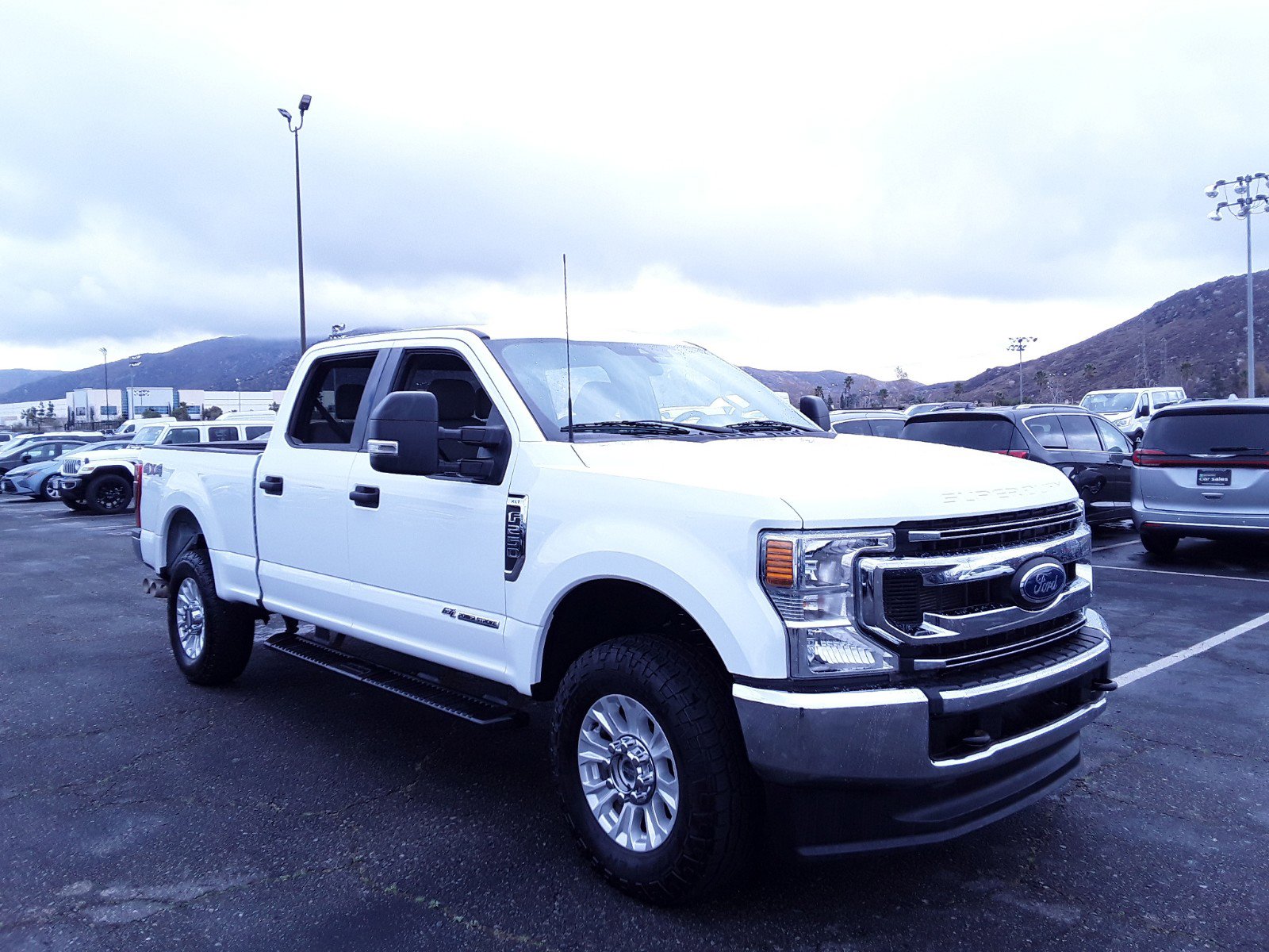 2022 Ford Super Duty F-250 SRW XLT 4WD Crew Cab 6.75' Box