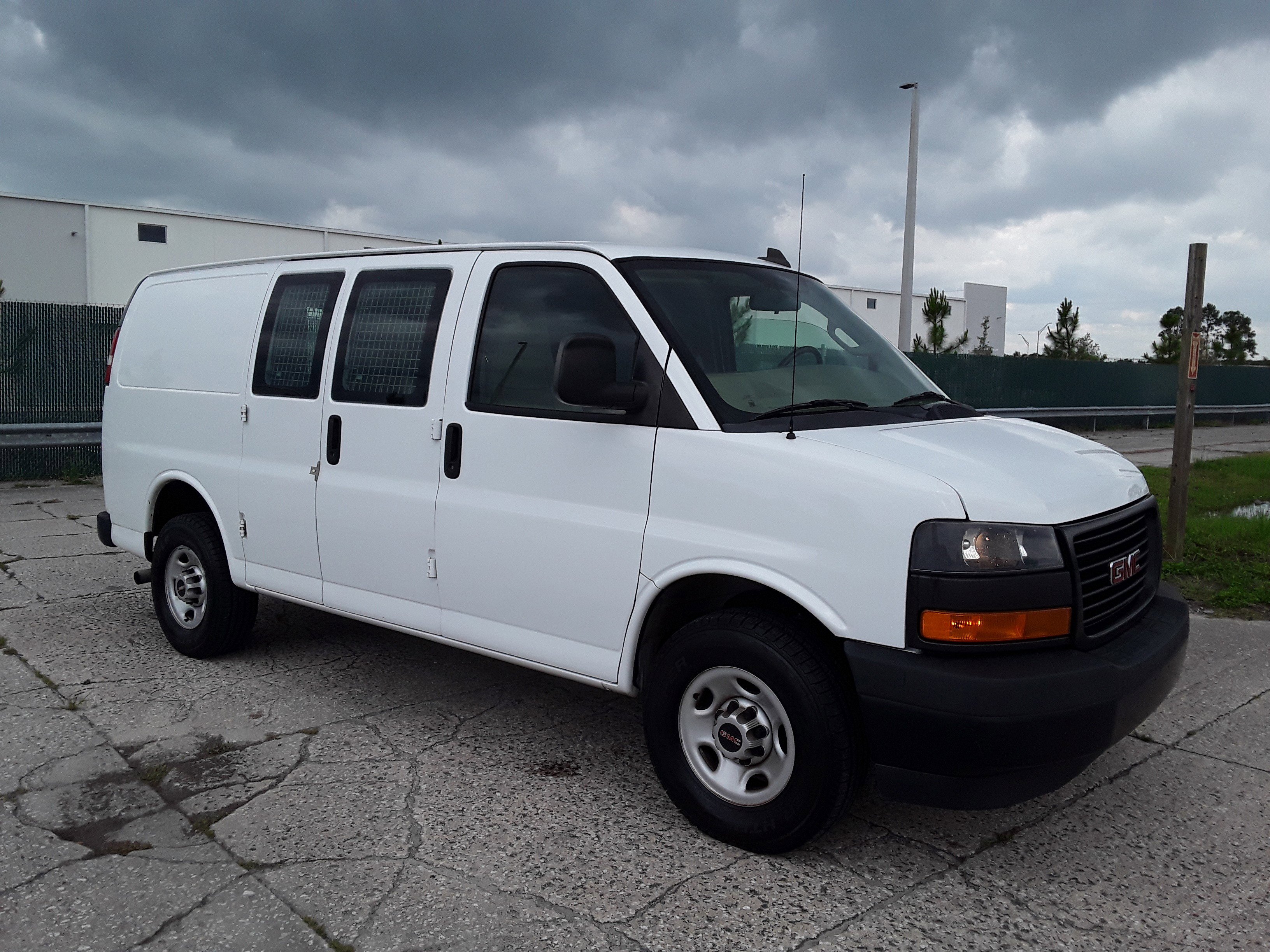2020 GMC Savana Cargo Van RWD 2500 135