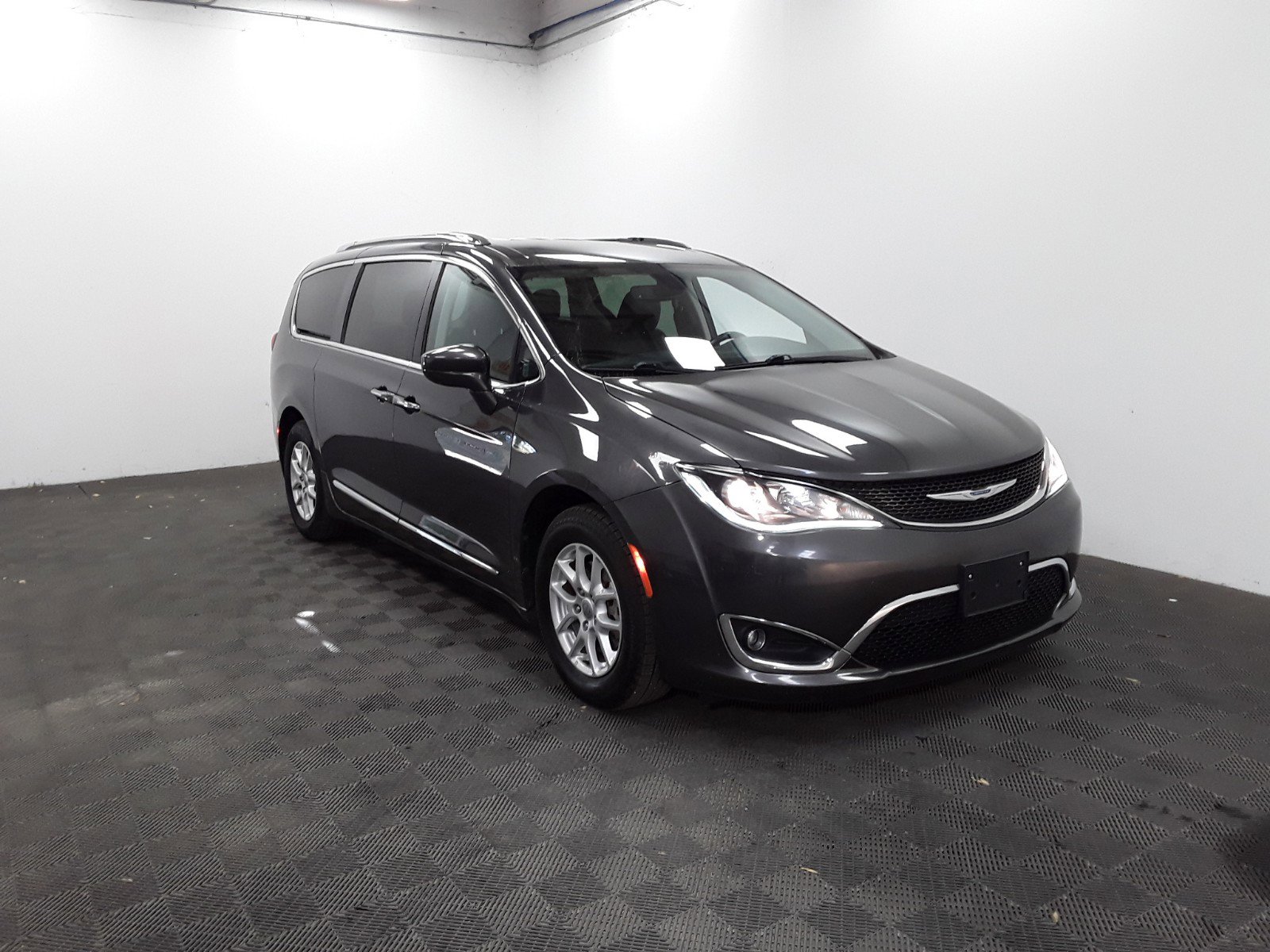 Used 2020 Chrysler Pacifica Touring L FWD