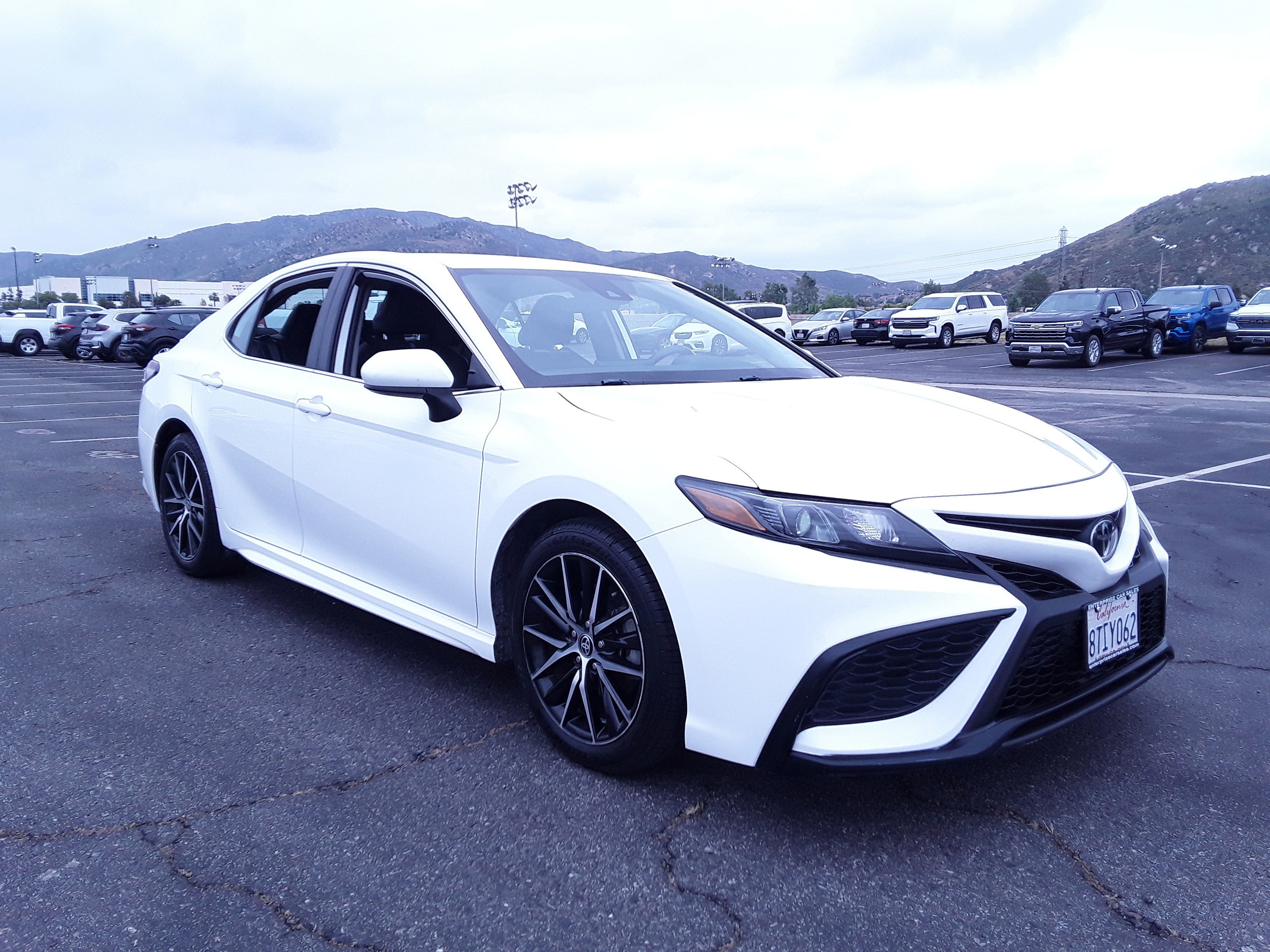 2021 Toyota Camry SE Auto