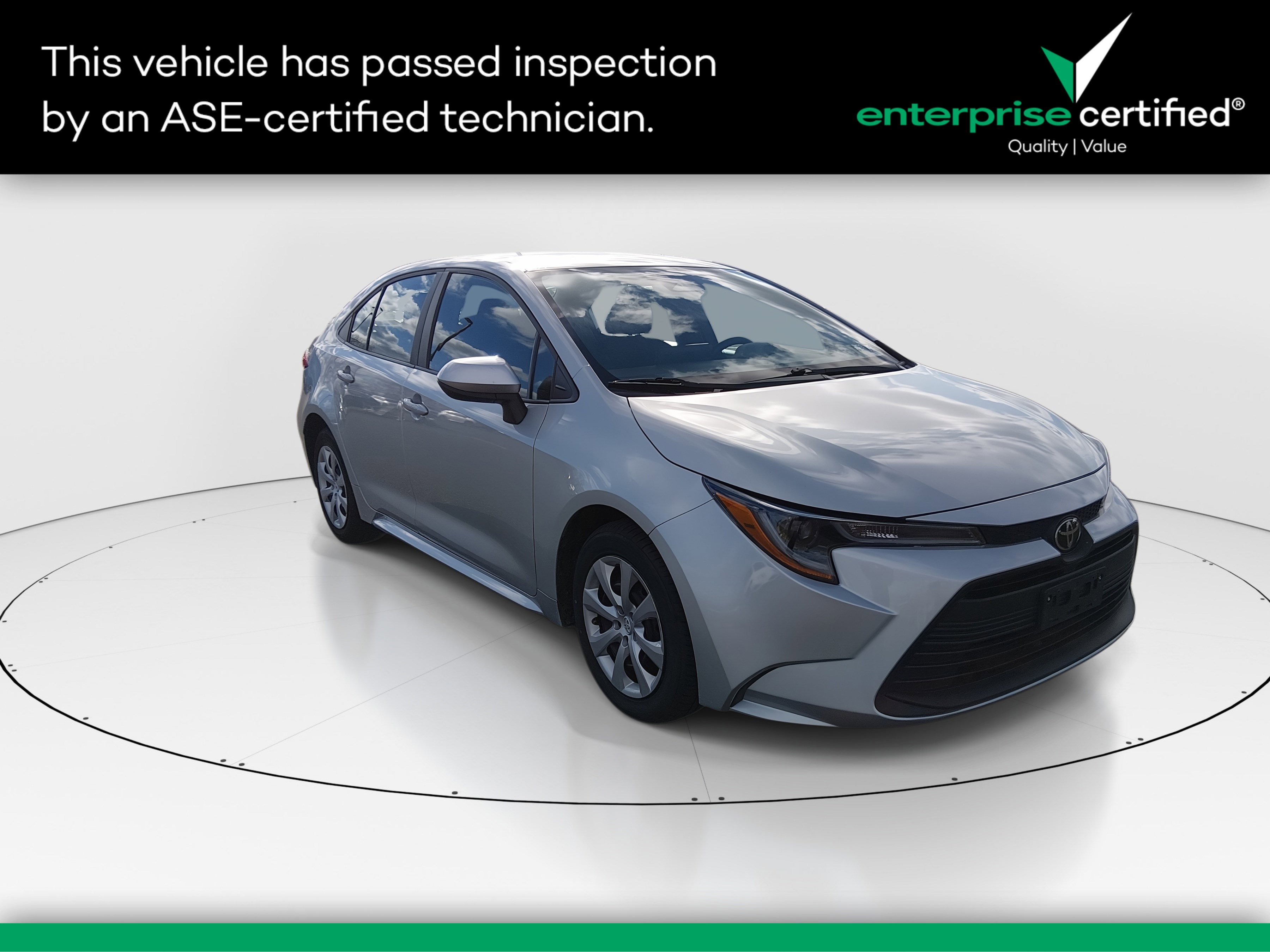 2023 Toyota Corolla LE's photo