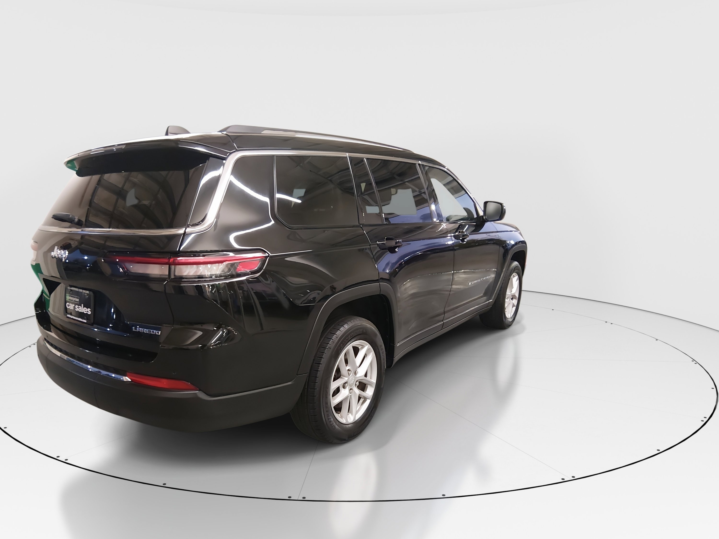 Image of Used 2023 Jeep Grand Cherokee L Laredo 4x2