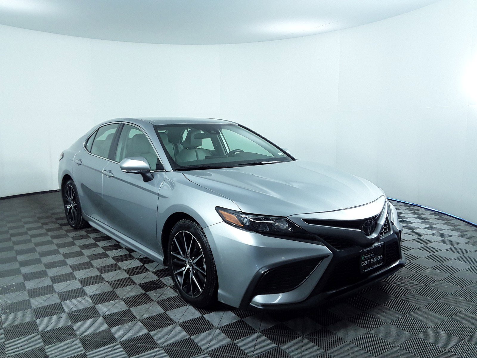 2023 Toyota Camry SE Auto