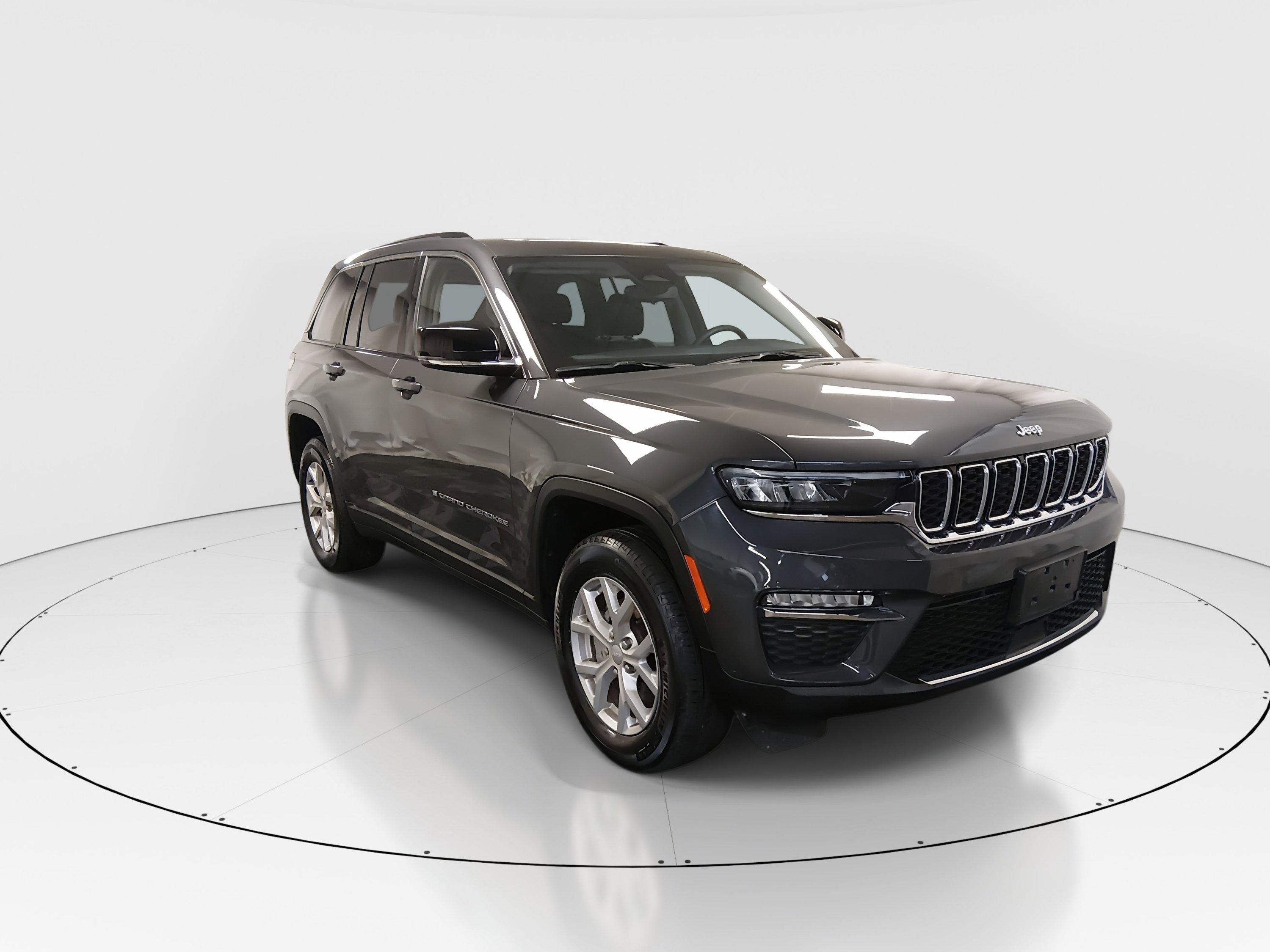 2023 Jeep Grand Cherokee Limited's photo