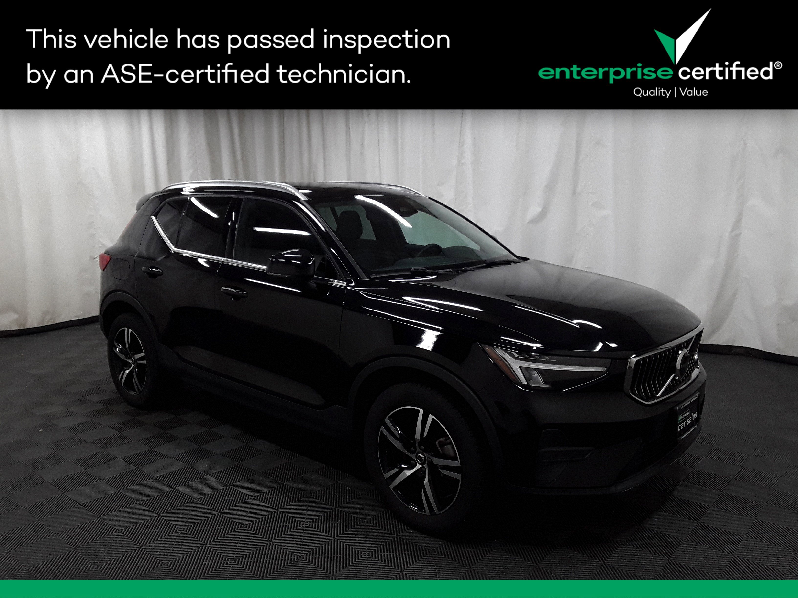 2024 Volvo XC40 Core Dark Theme B5 AWD