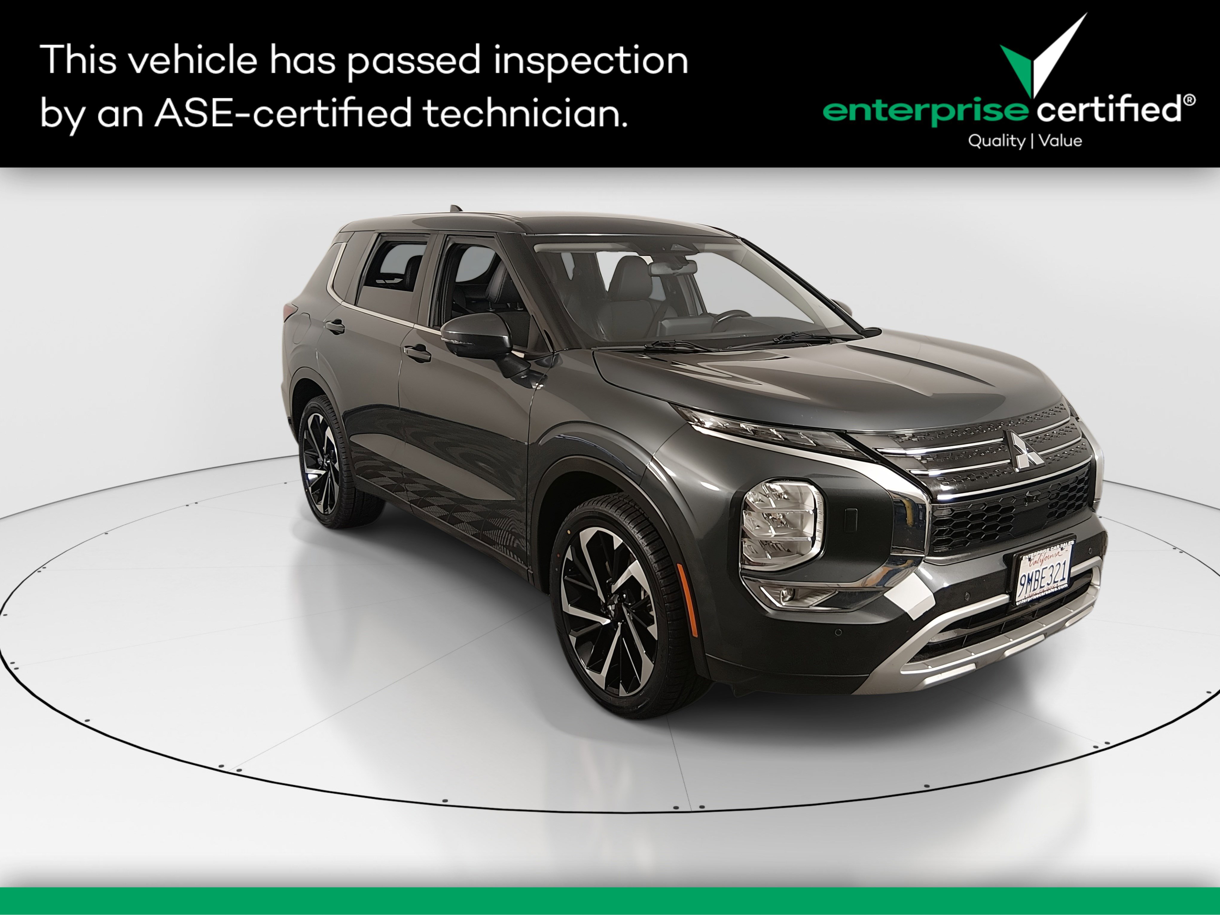 2024 Mitsubishi Outlander SE's photo