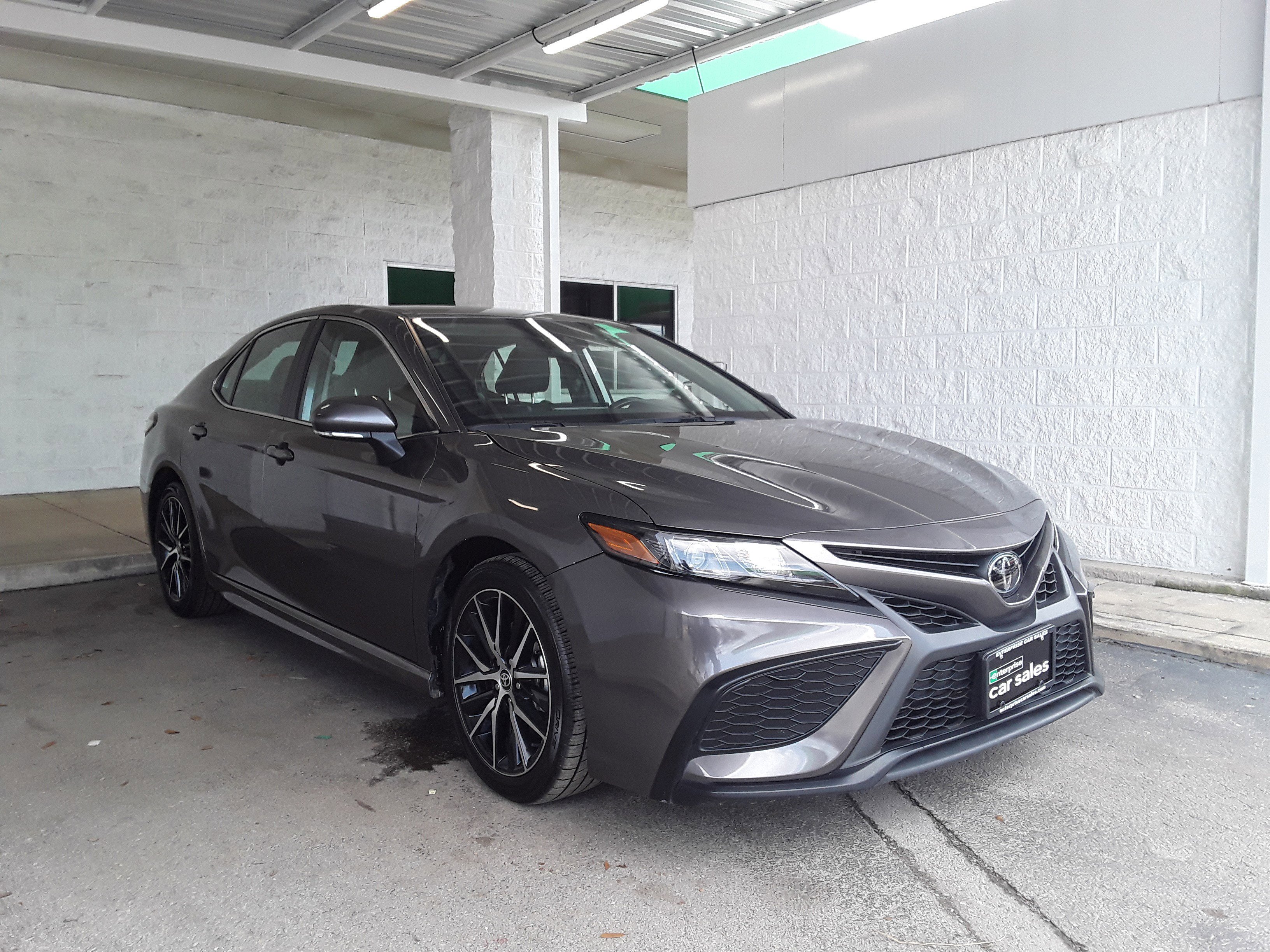 2023 Toyota Camry SE Auto