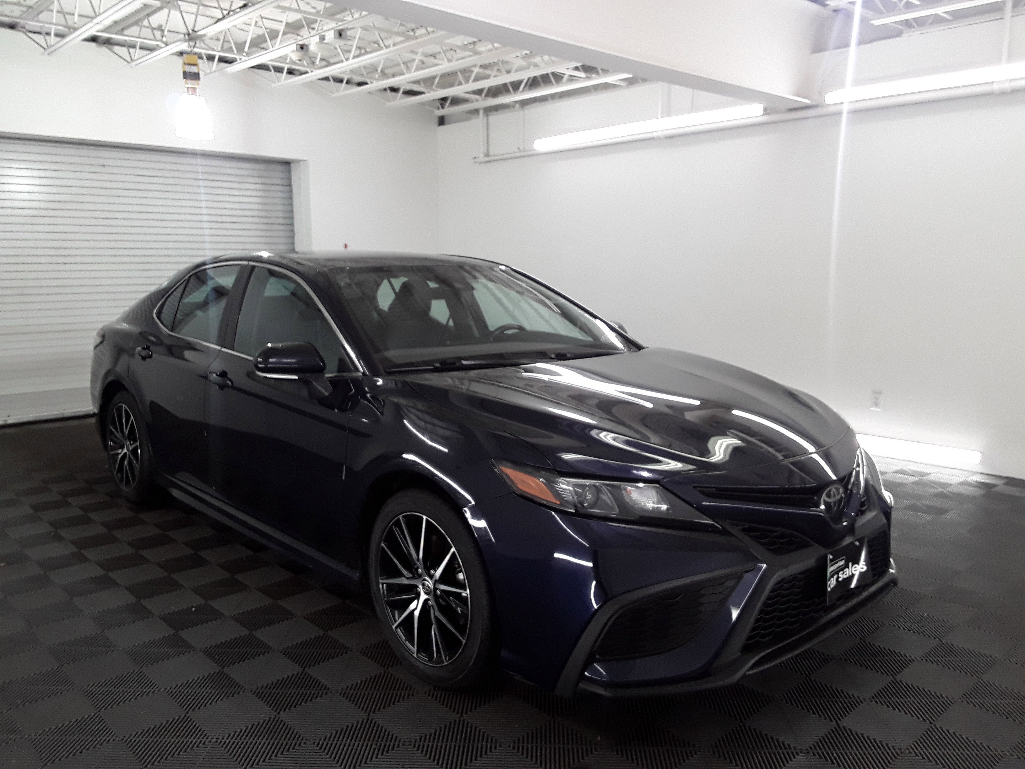 2022 Toyota Camry SE Auto