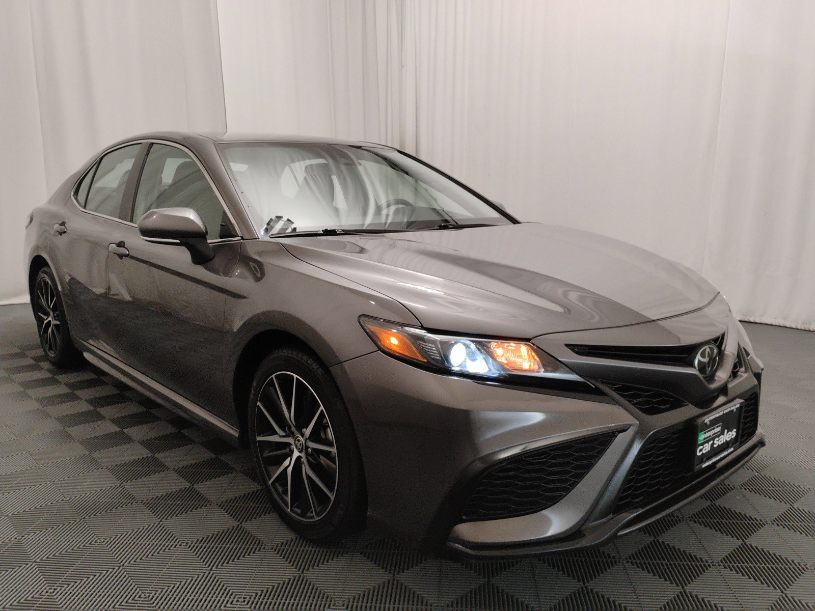 Used 2023 Toyota Camry SE Auto