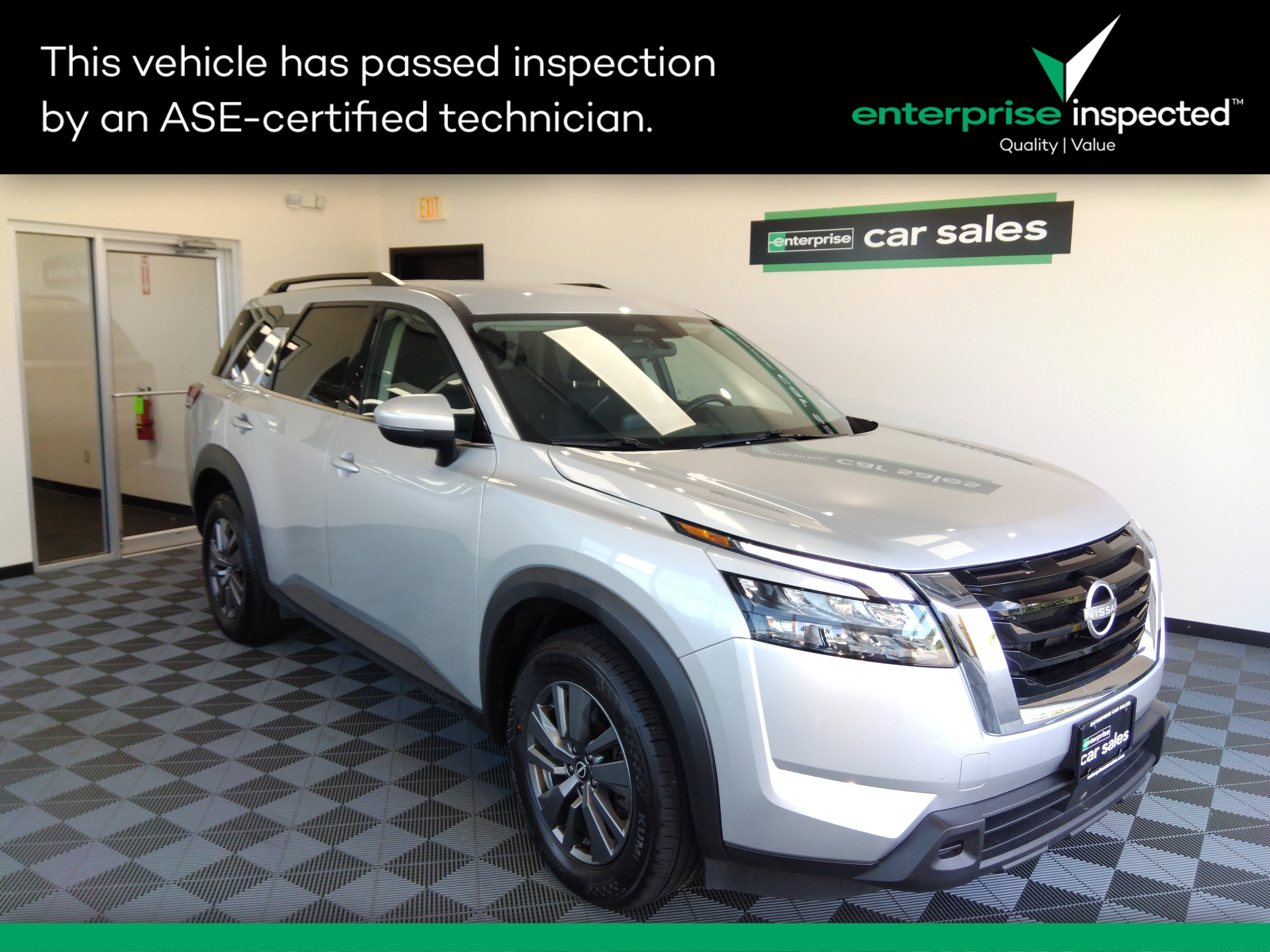 Used 2025 Nissan Pathfinder SV 4WD