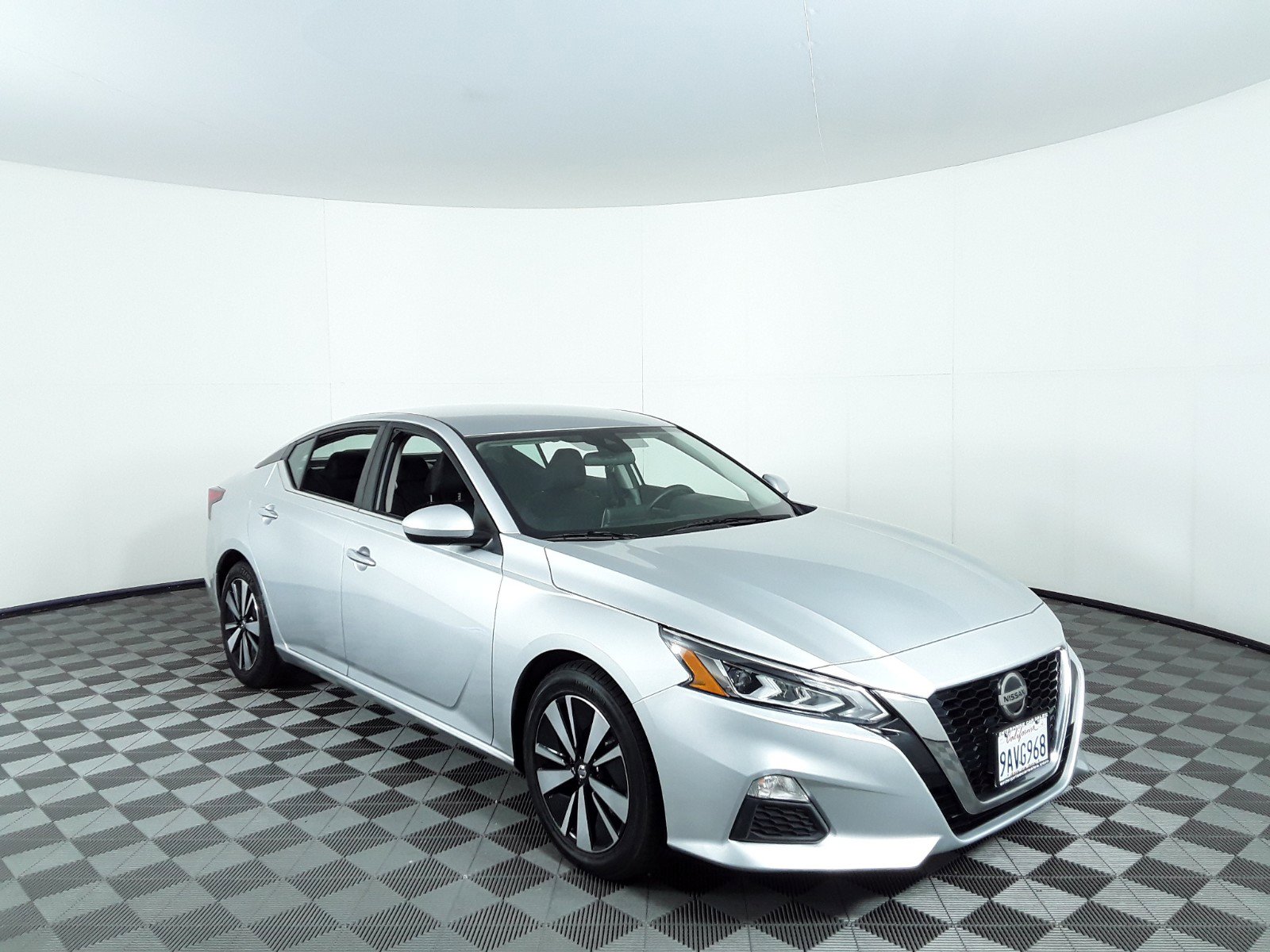 Used 2022 Nissan Altima 2.5 SV Sedan