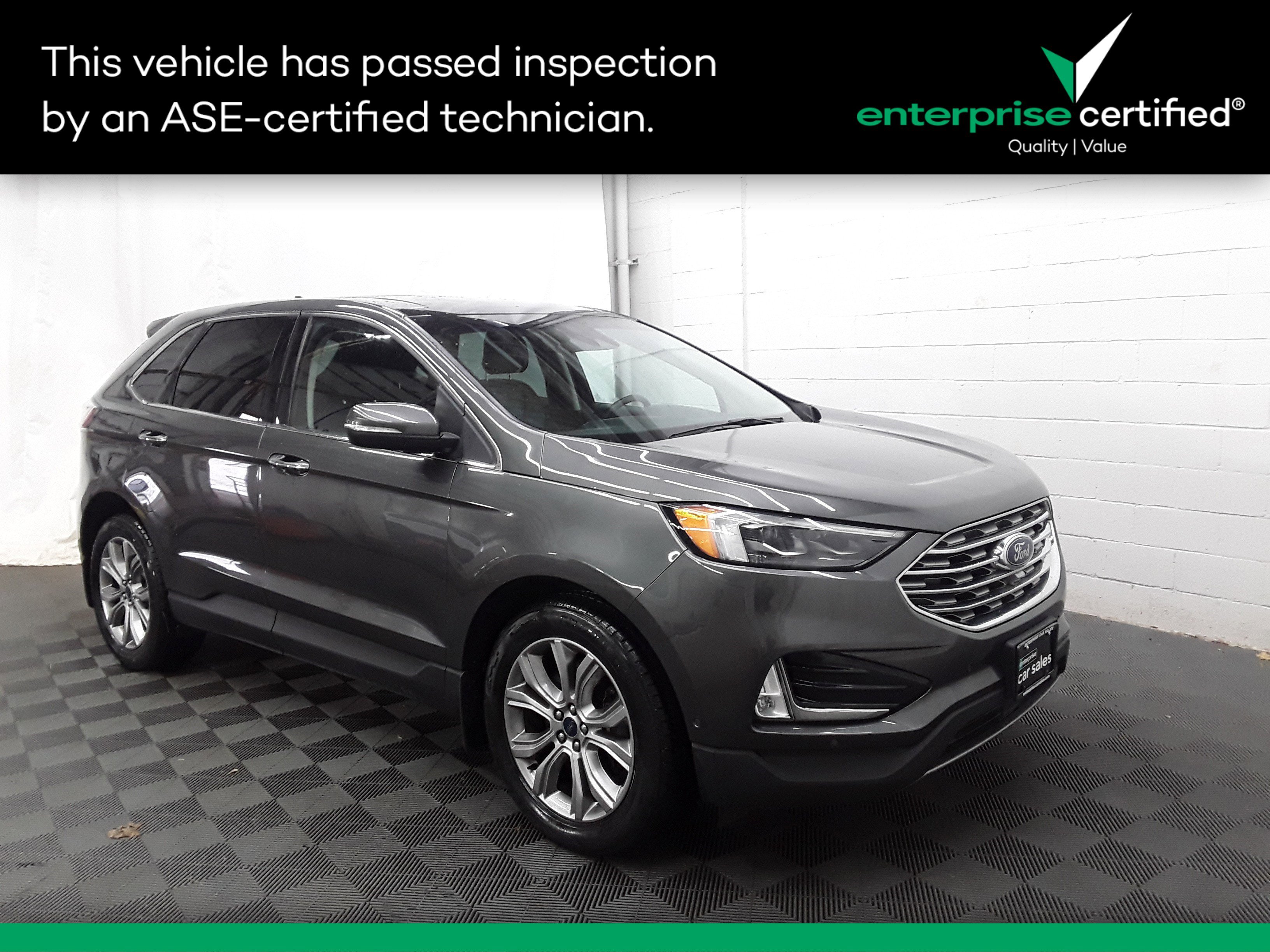 2019 Ford Edge Titanium's photo