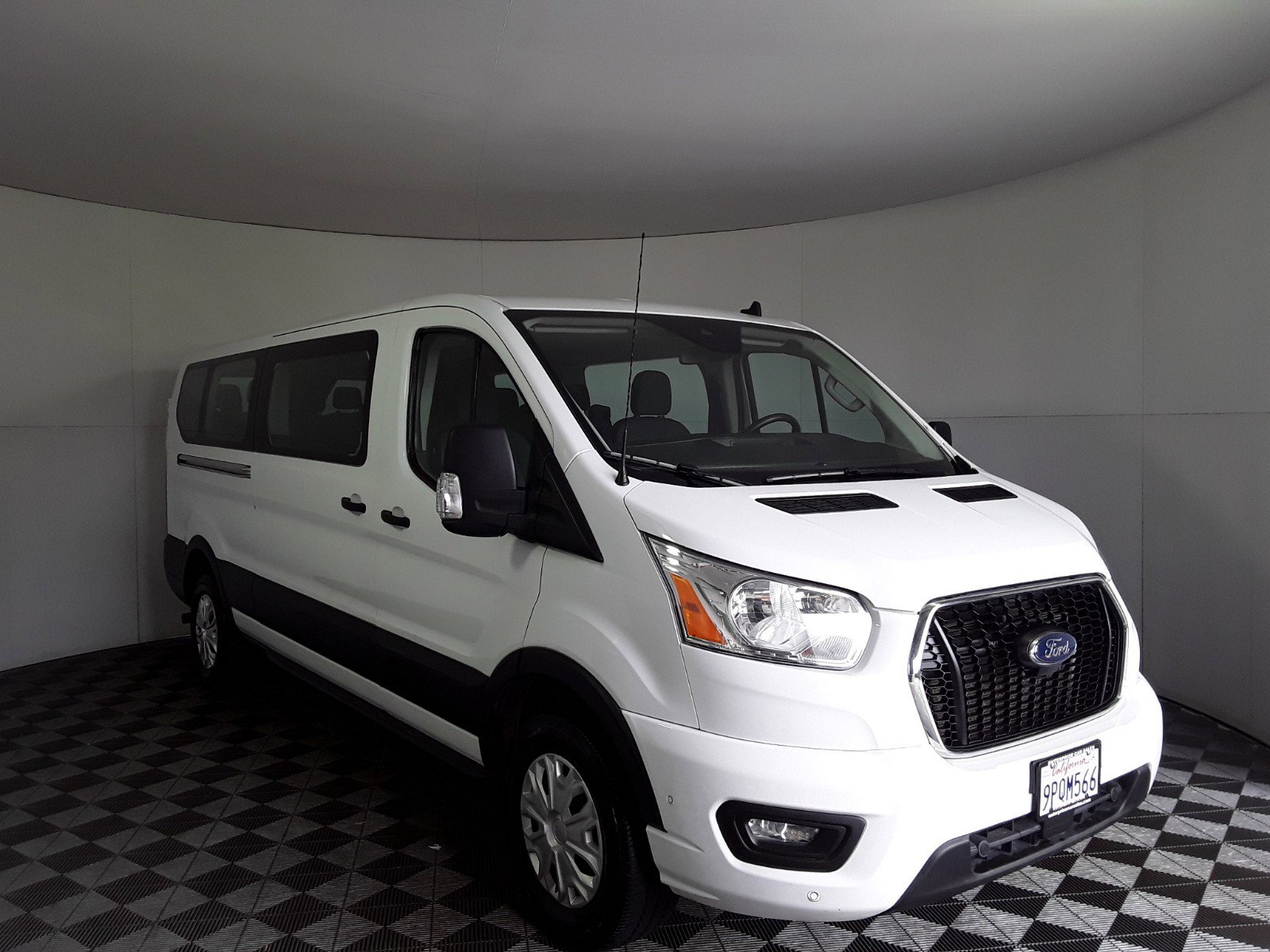 2021 Ford Transit Passenger Wagon T-350 148