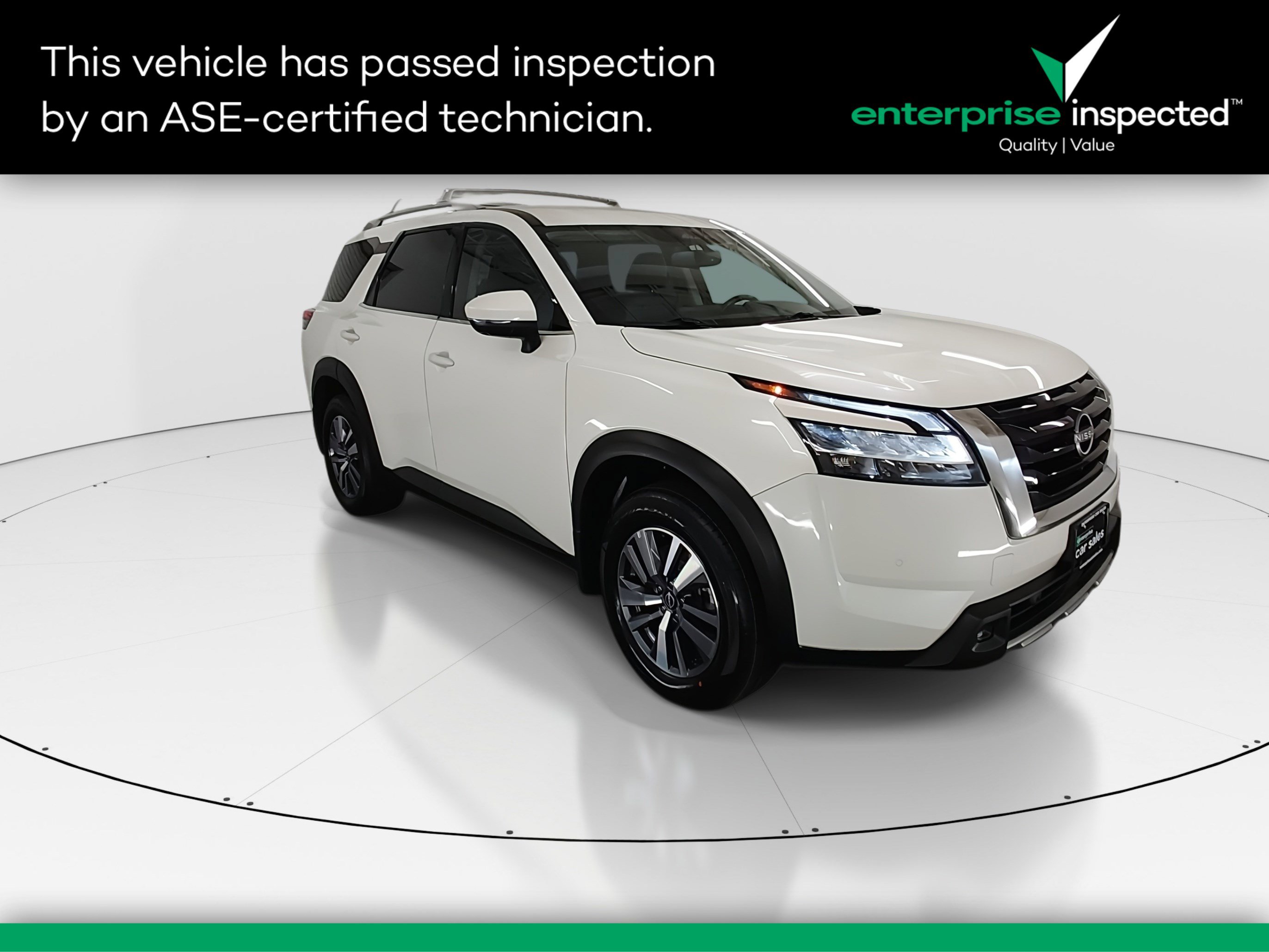 2022 Nissan Pathfinder SL's photo