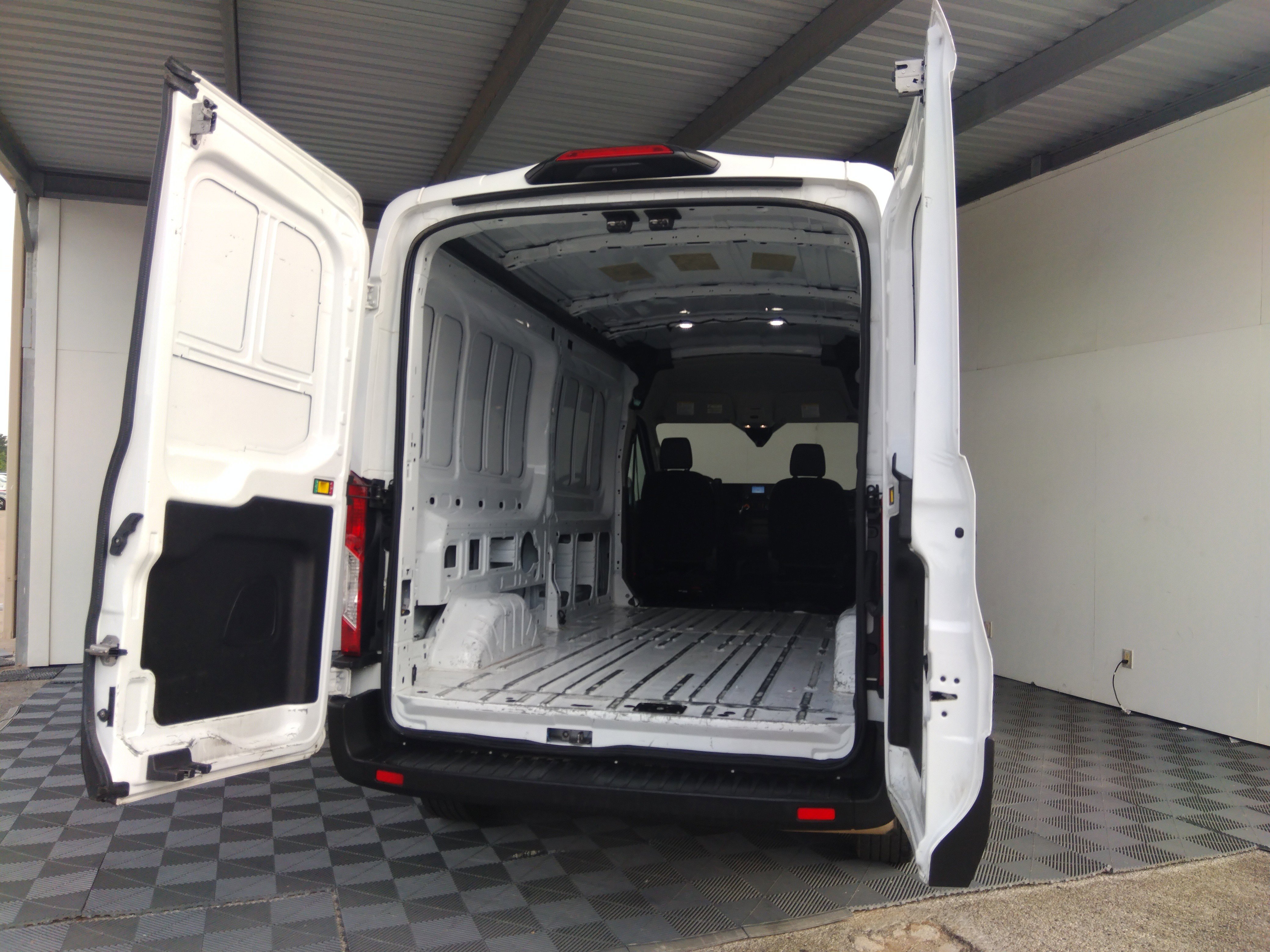 Image 4 of Used 2023 Ford Transit Cargo Van T-250 130" Med Rf 9070 GVWR AWD