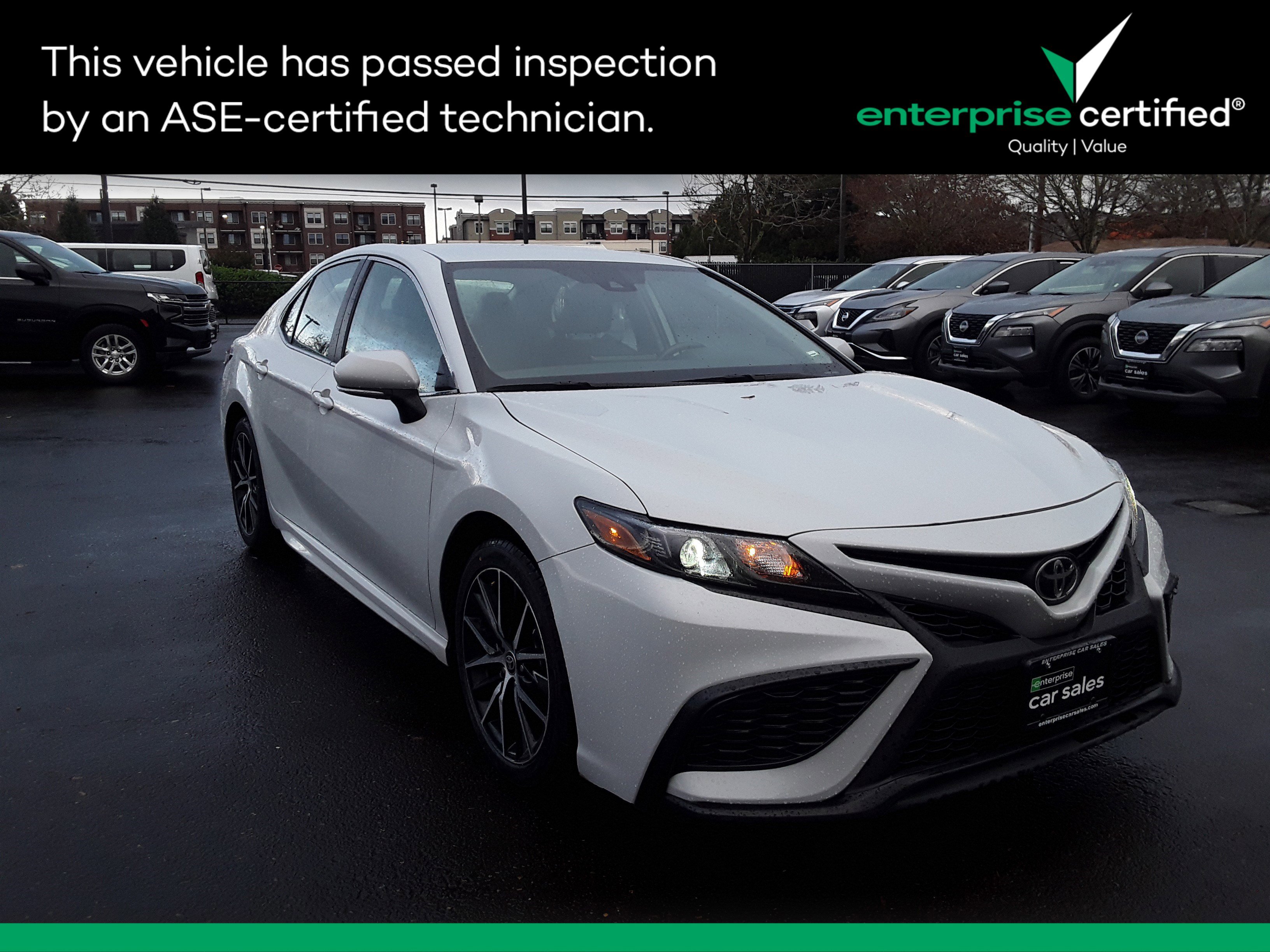 2023 Toyota Camry SE's photo