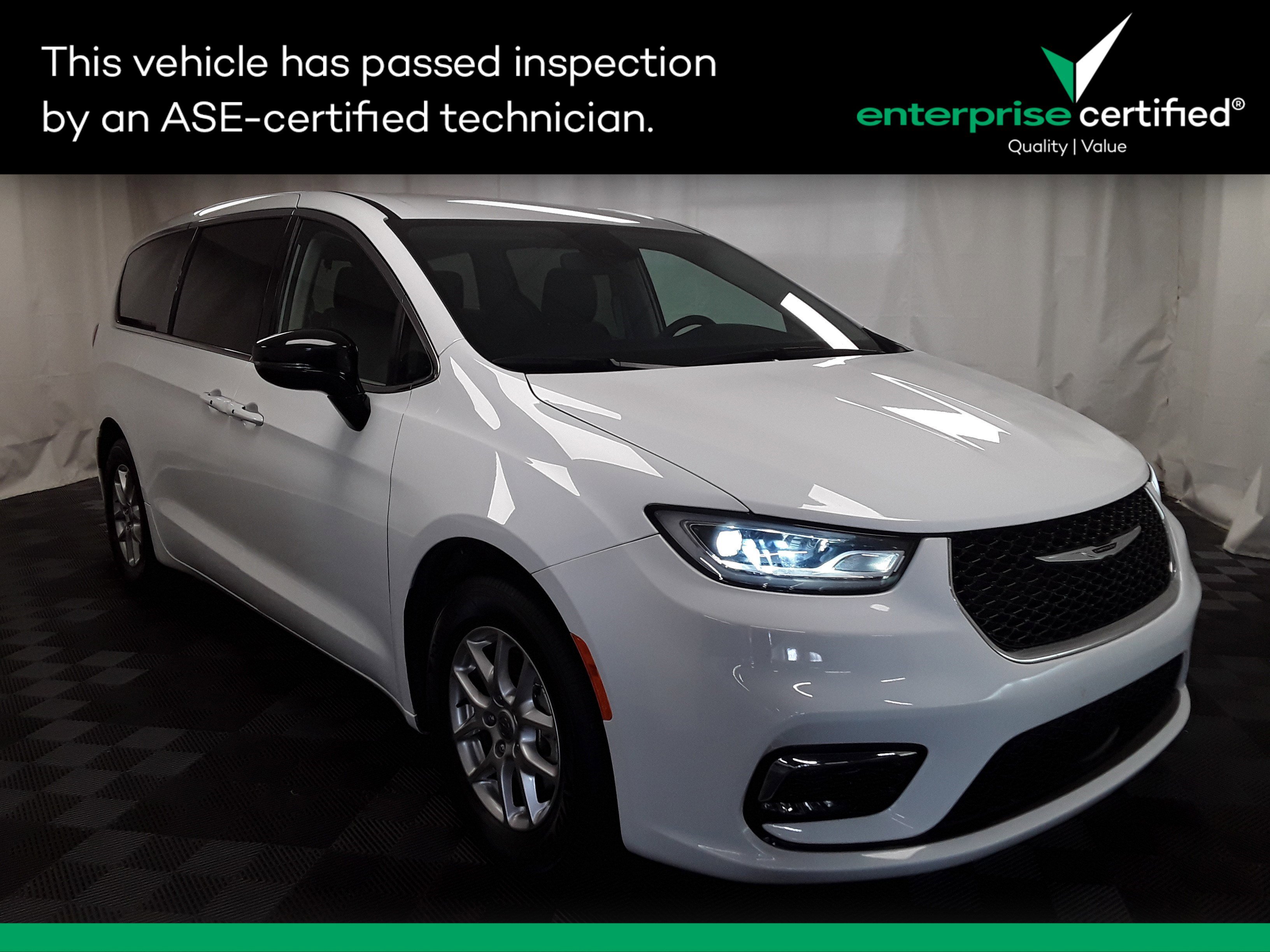 Used 2024 Chrysler Pacifica Touring L FWD