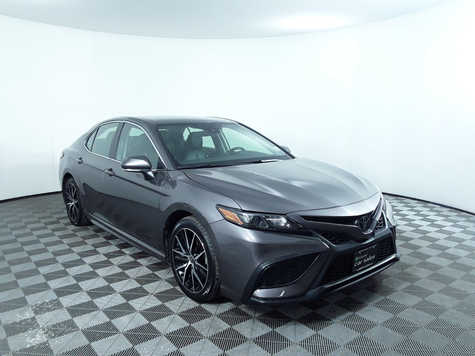 2022 Toyota Camry SE Auto