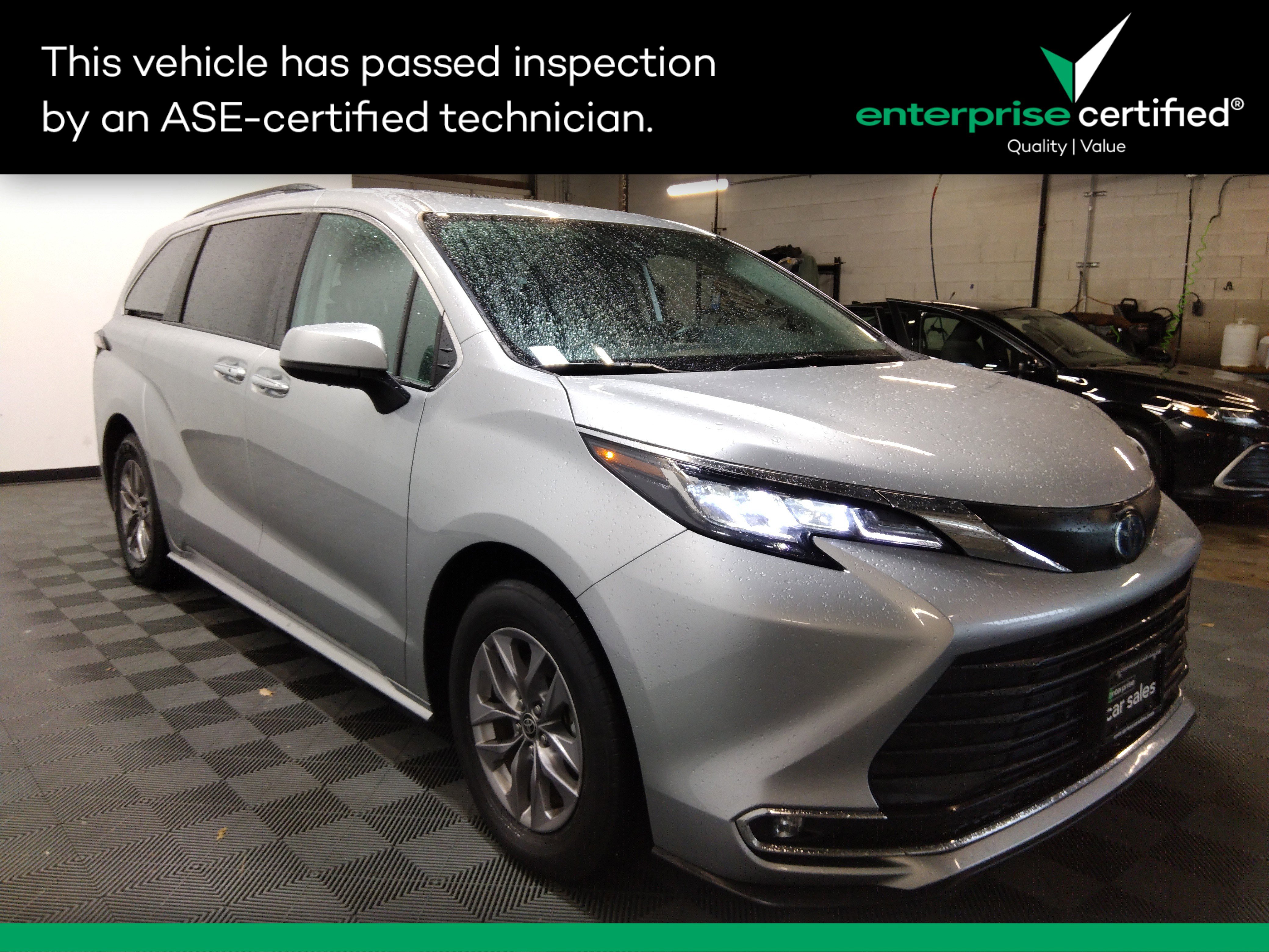 2023 Toyota Sienna XLE FWD 8-Passenger