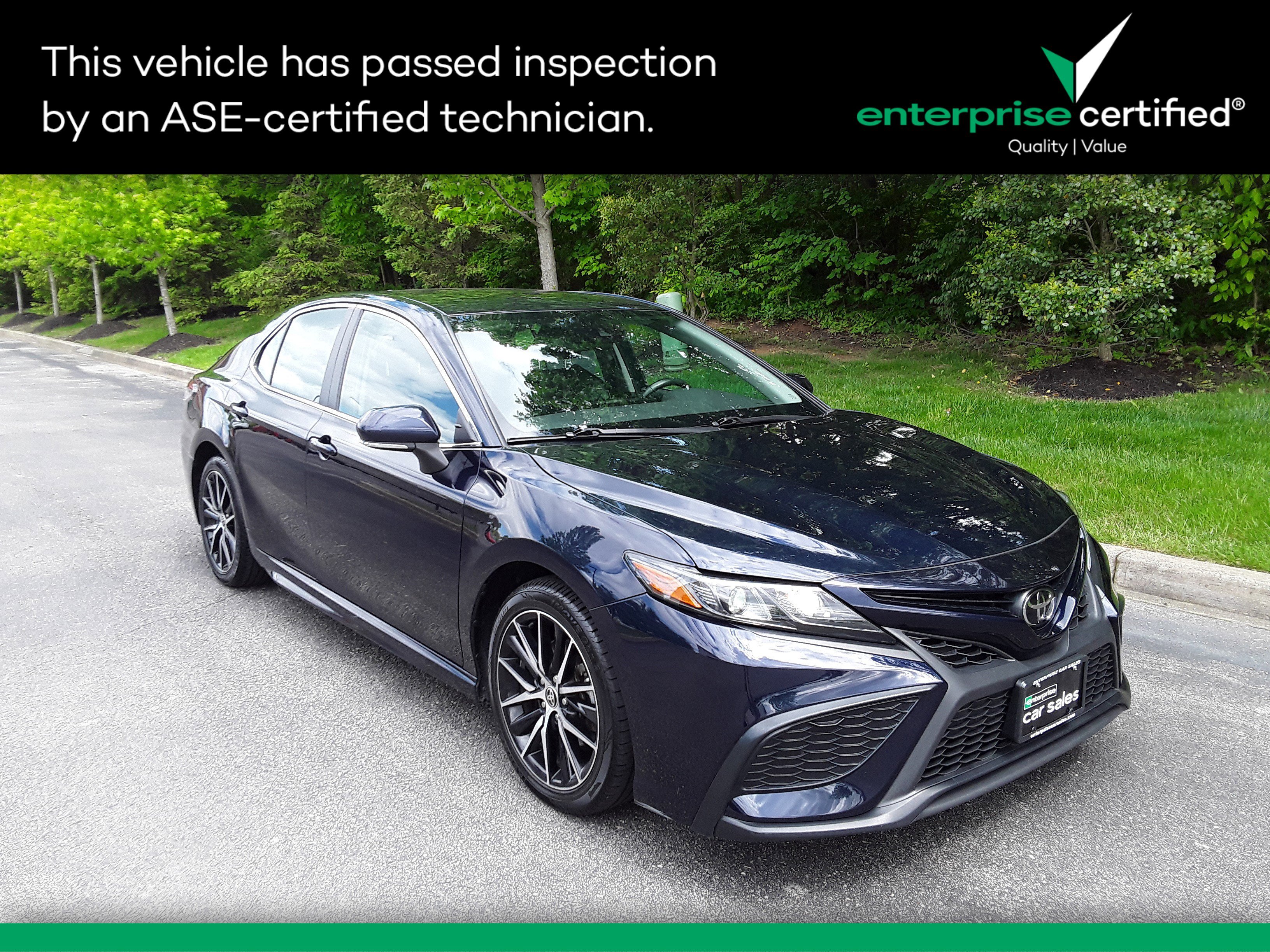 2022 Toyota Camry SE Auto