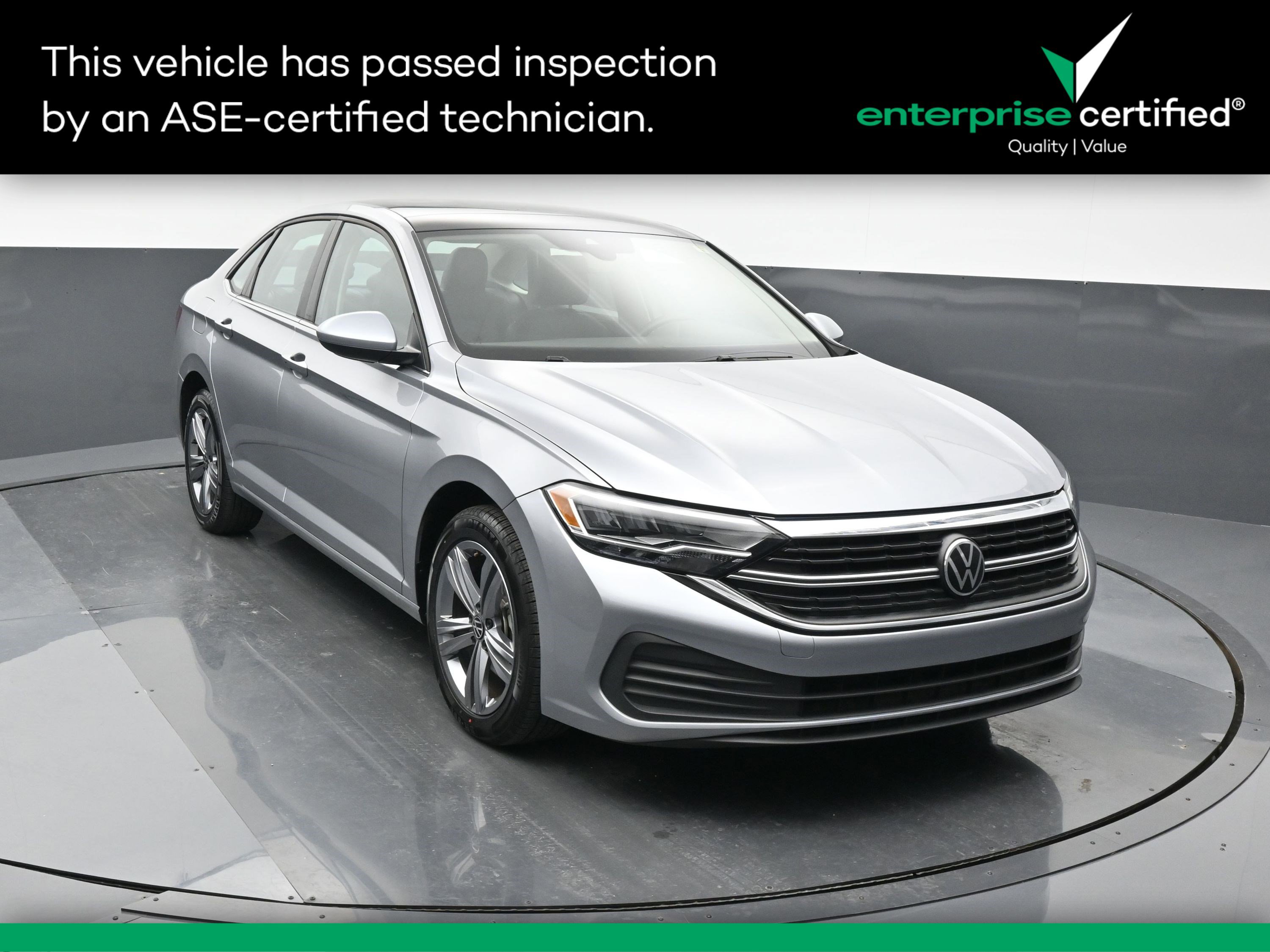 2024 Volkswagen Jetta SE's photo