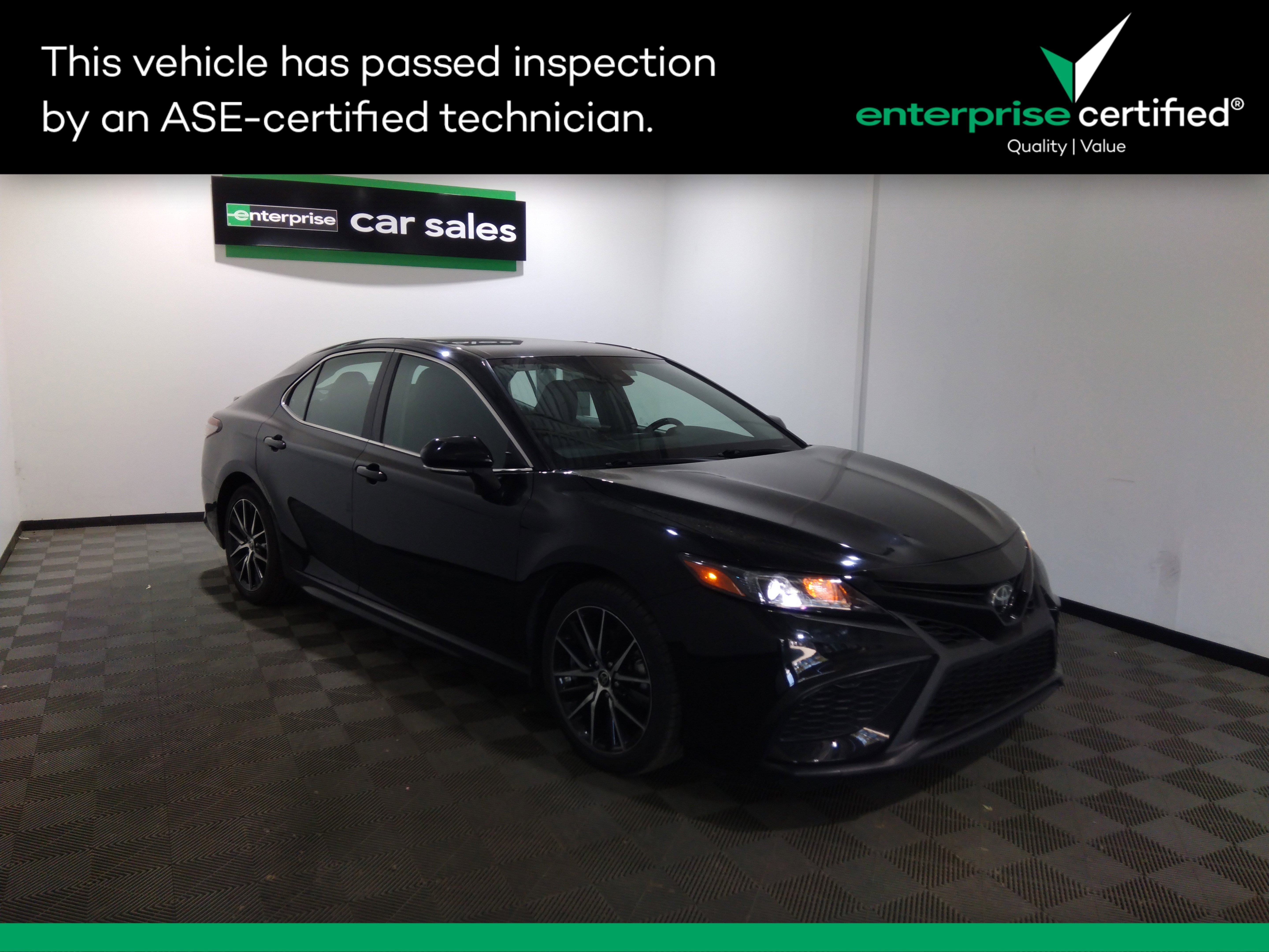 2022 Toyota Camry SE Auto