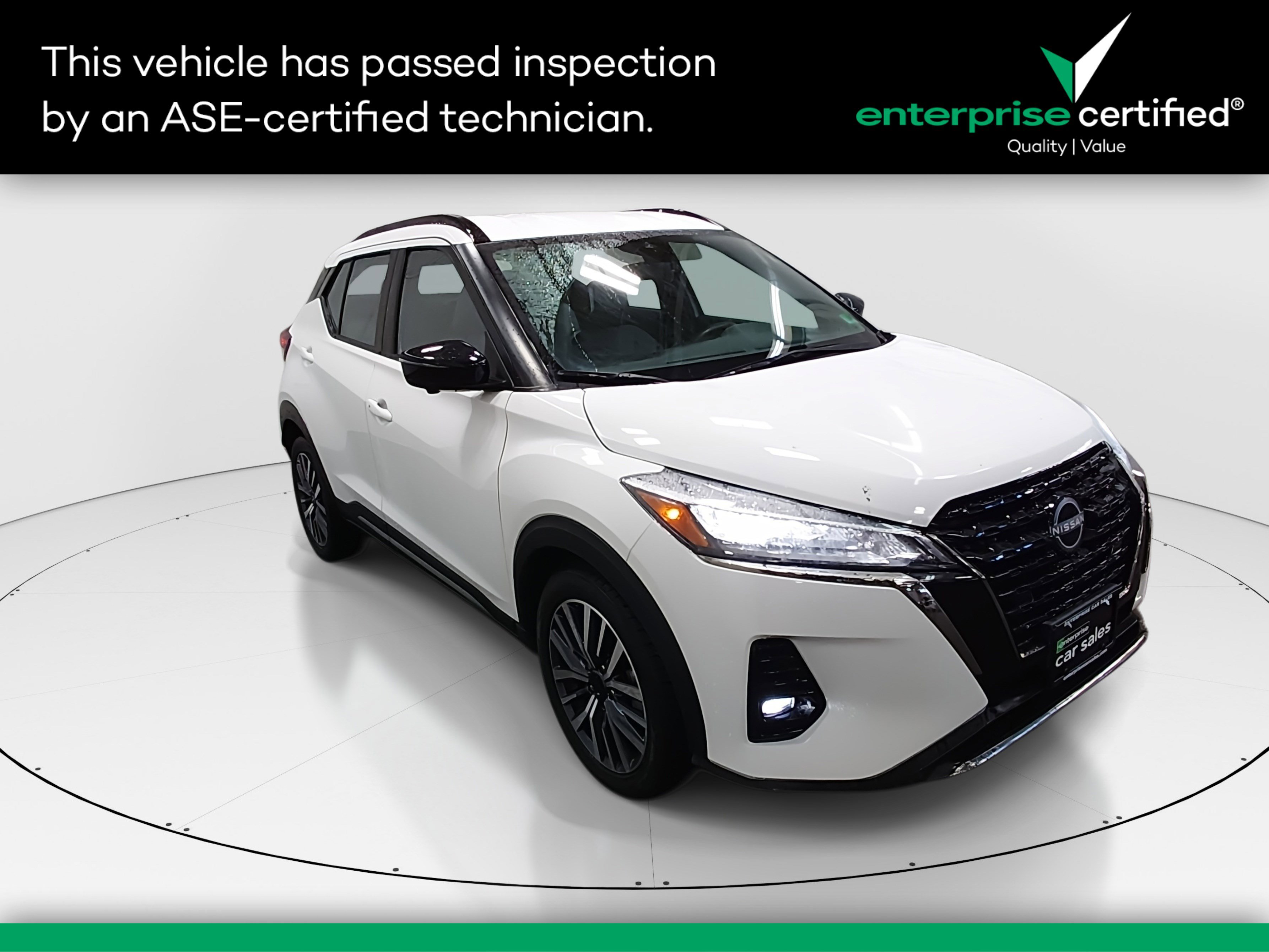 2023 Nissan Kicks SR's photo