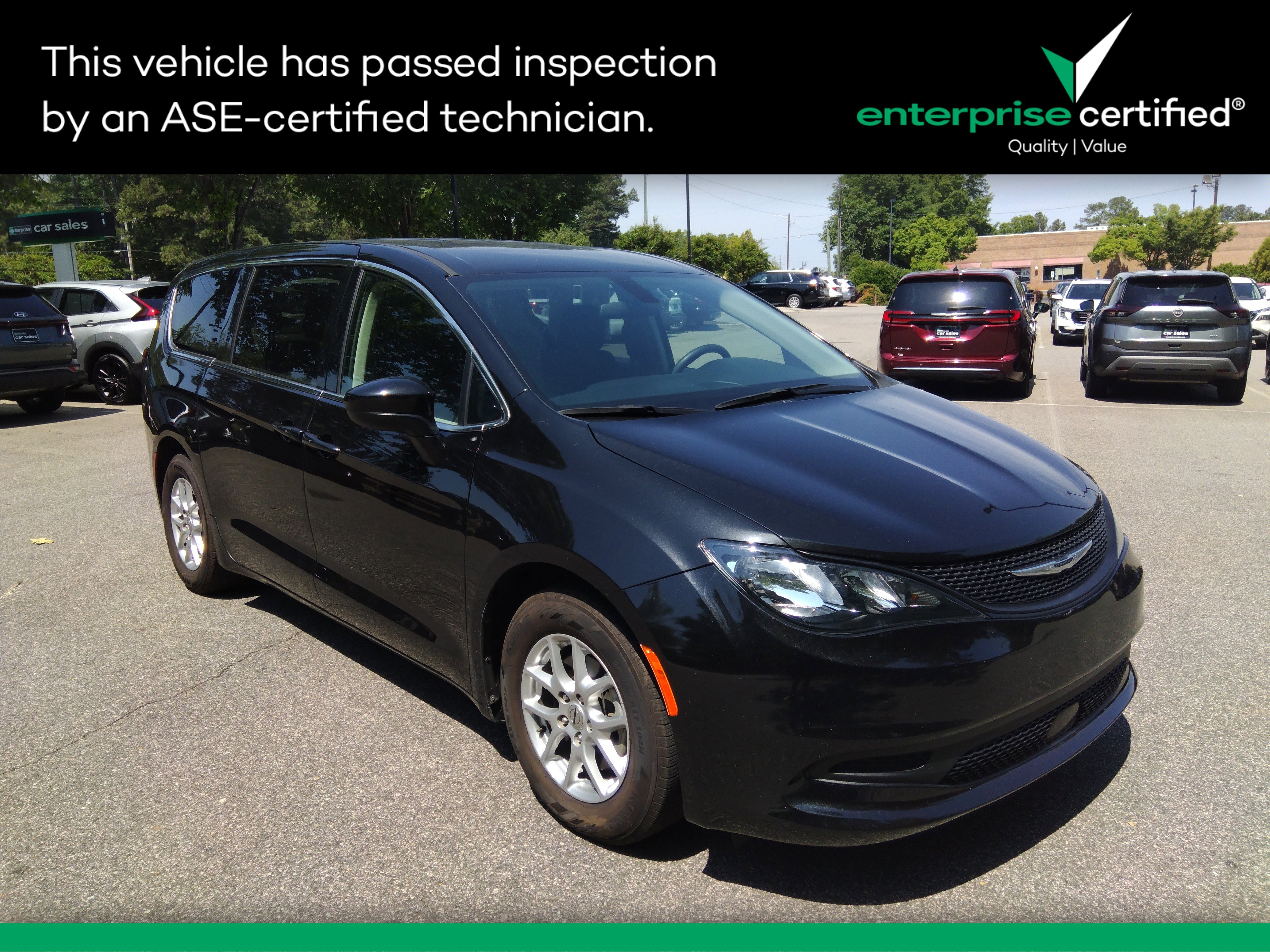 2022 Chrysler Voyager LX FWD