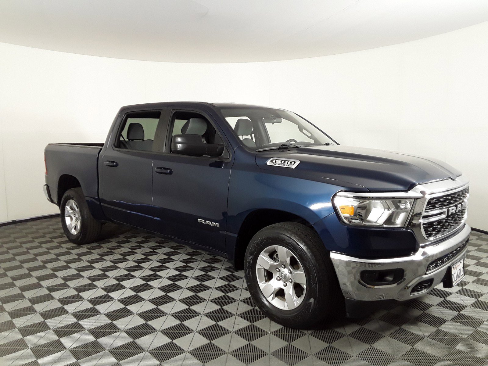 2022 Ram 1500 Big Horn 4x2 Crew Cab 5'7