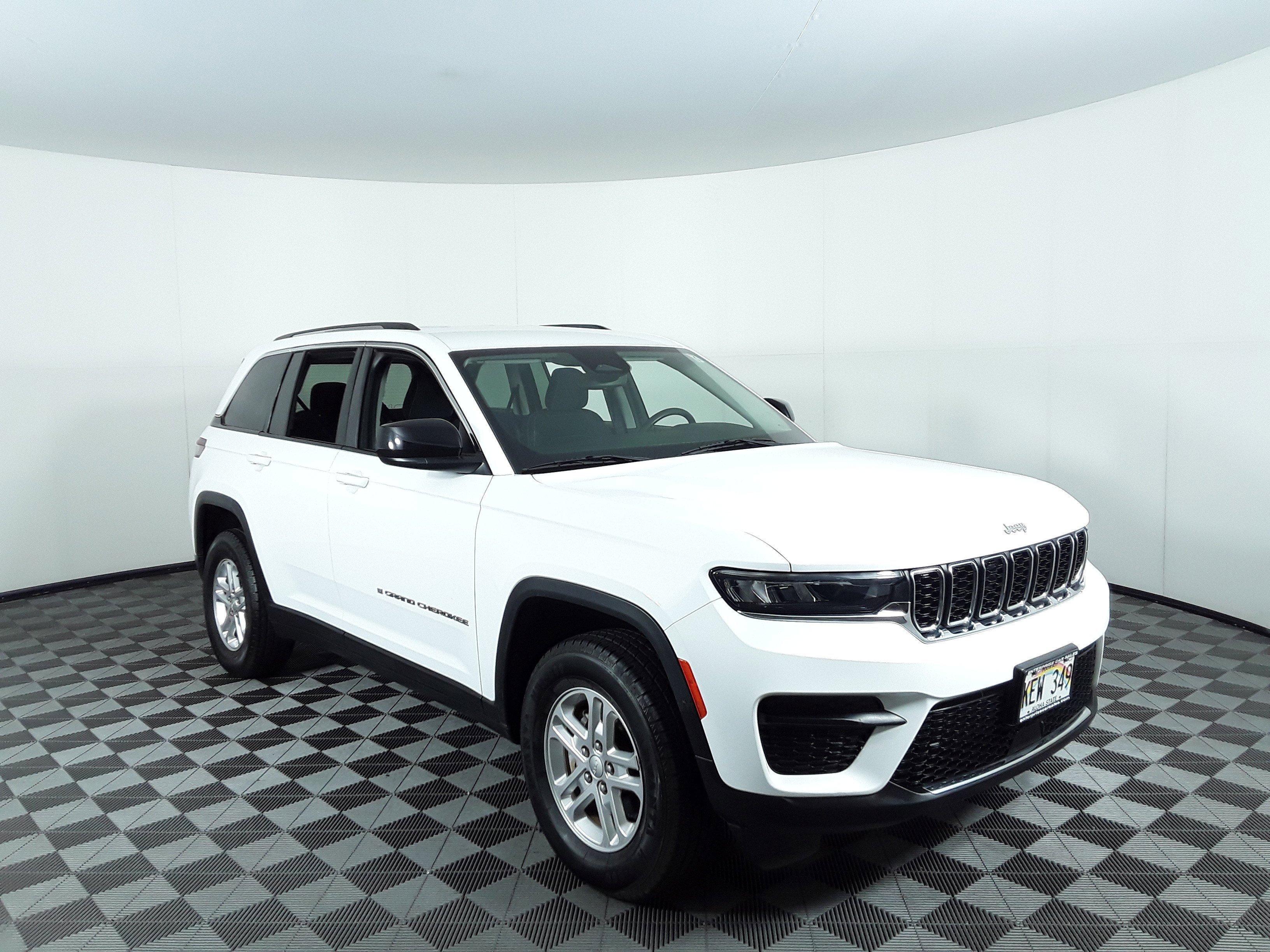 2022 Jeep Grand Cherokee Laredo 4x4