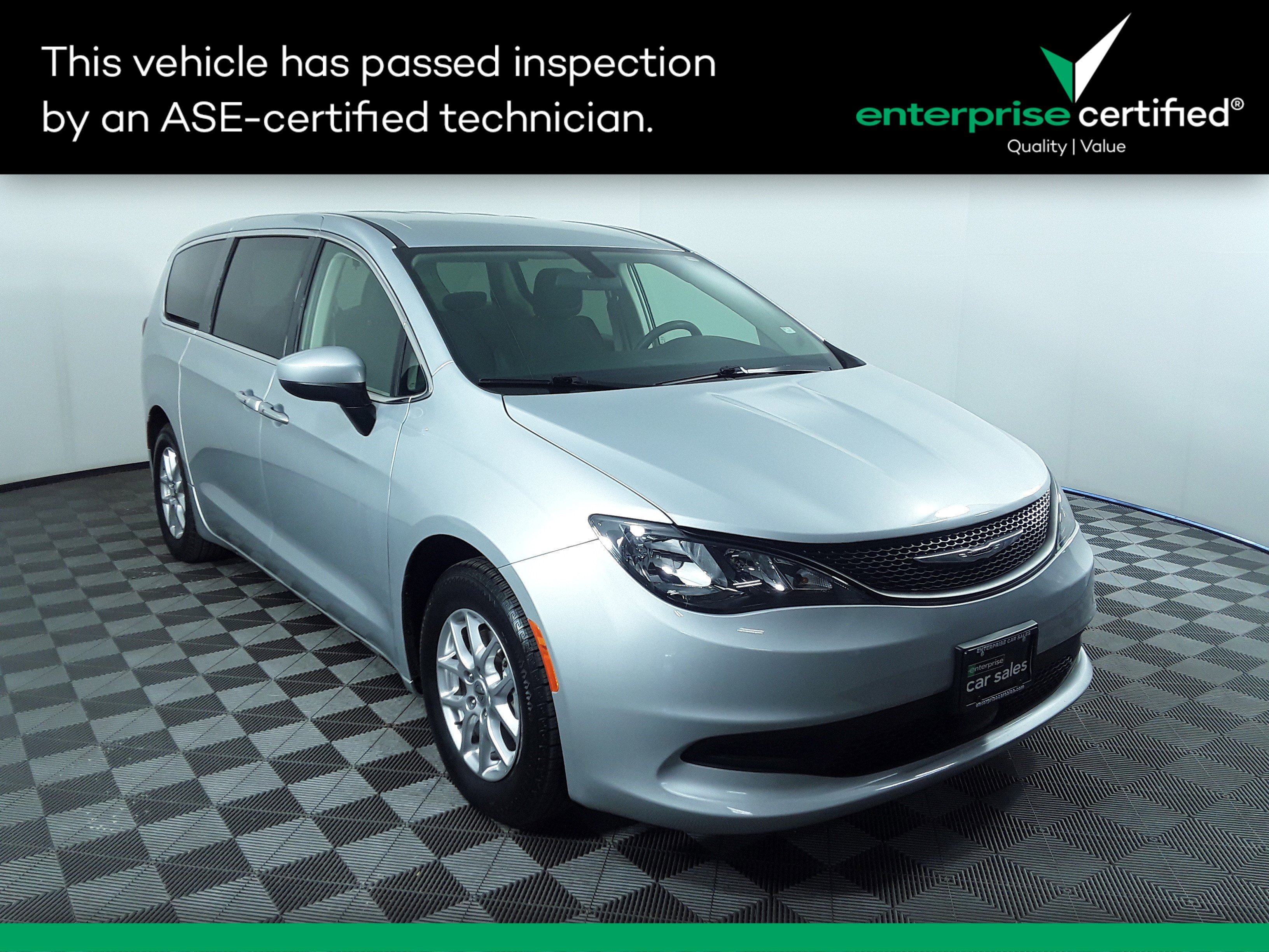 2022 Chrysler Voyager LX FWD