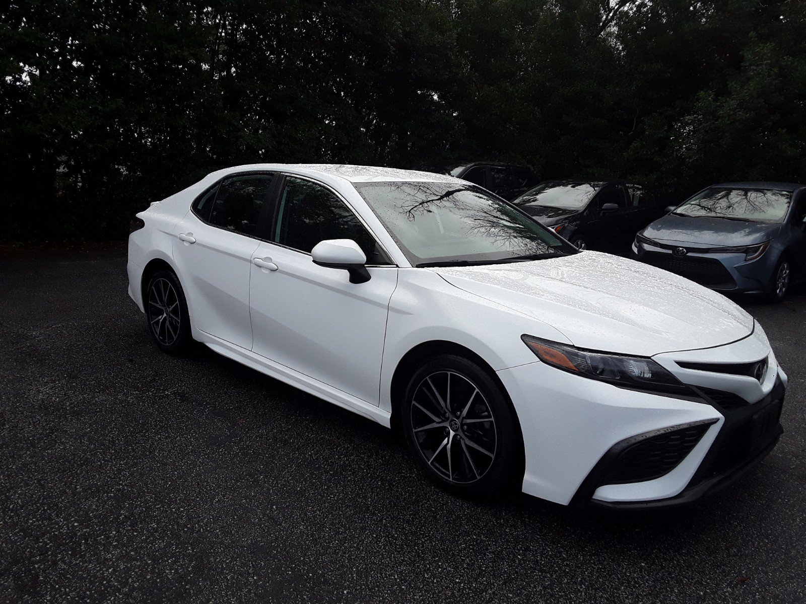 2021 Toyota Camry SE Auto