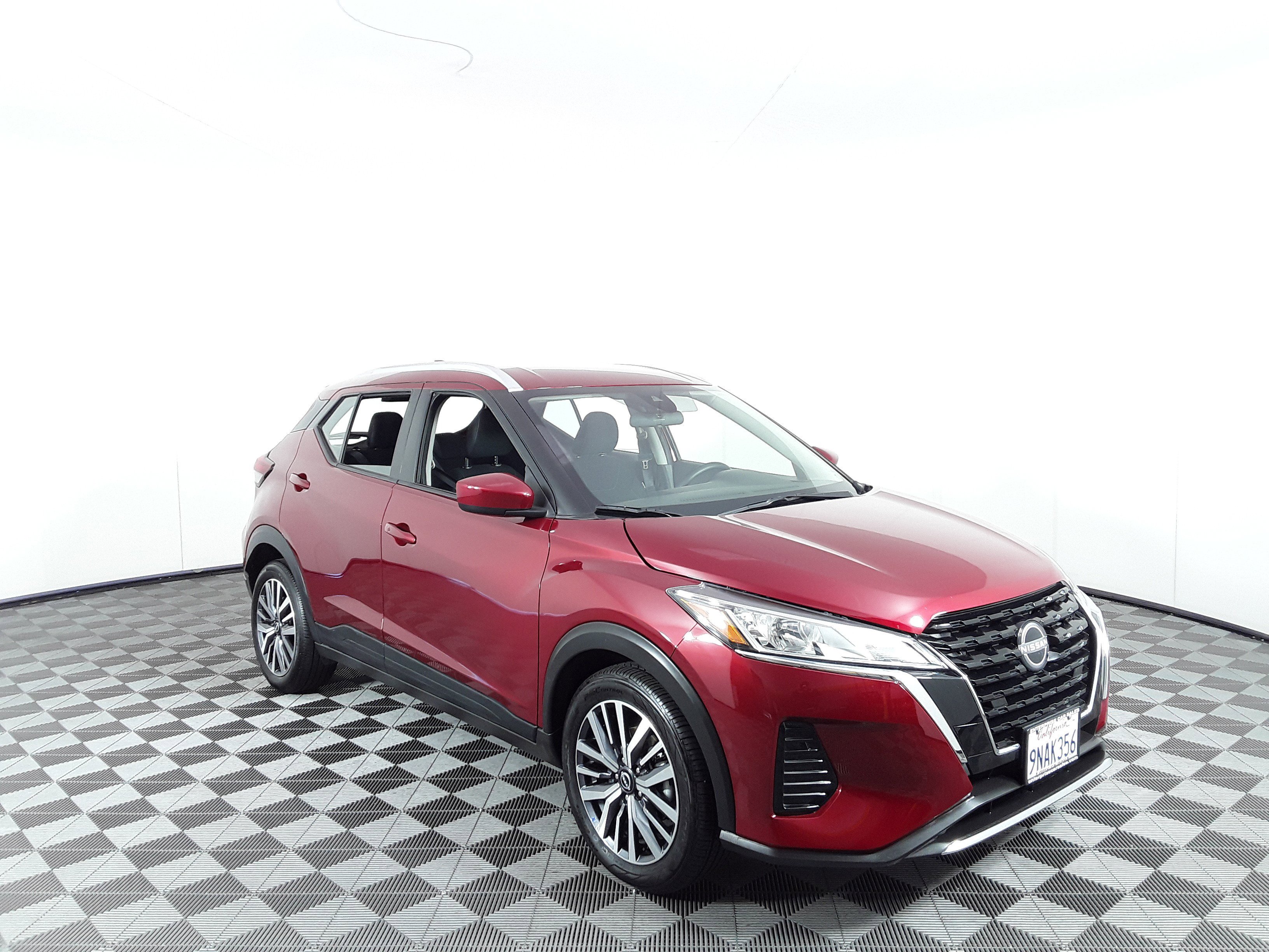 Used 2024 Nissan Kicks SV FWD