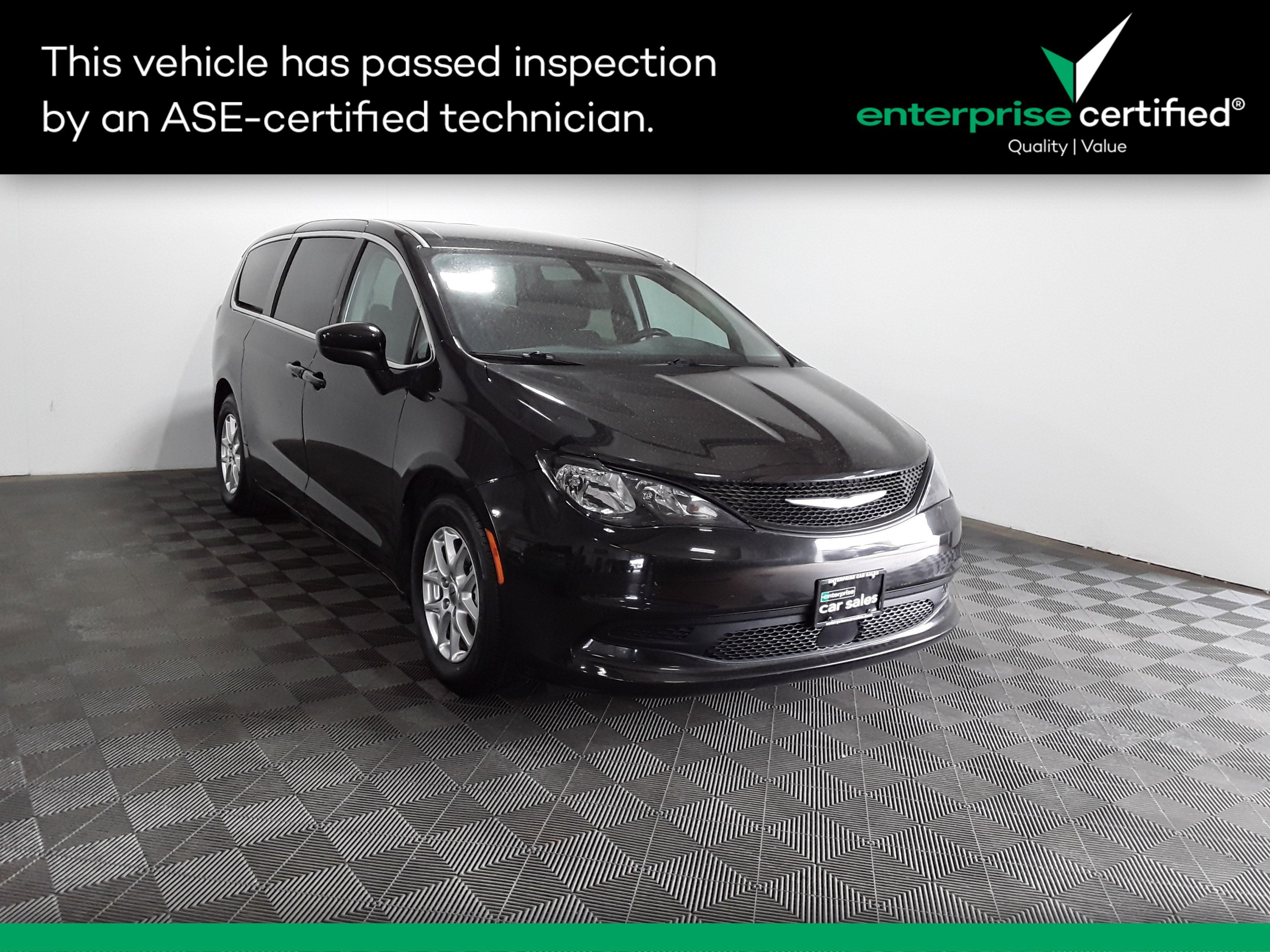 2022 Chrysler Voyager LX FWD