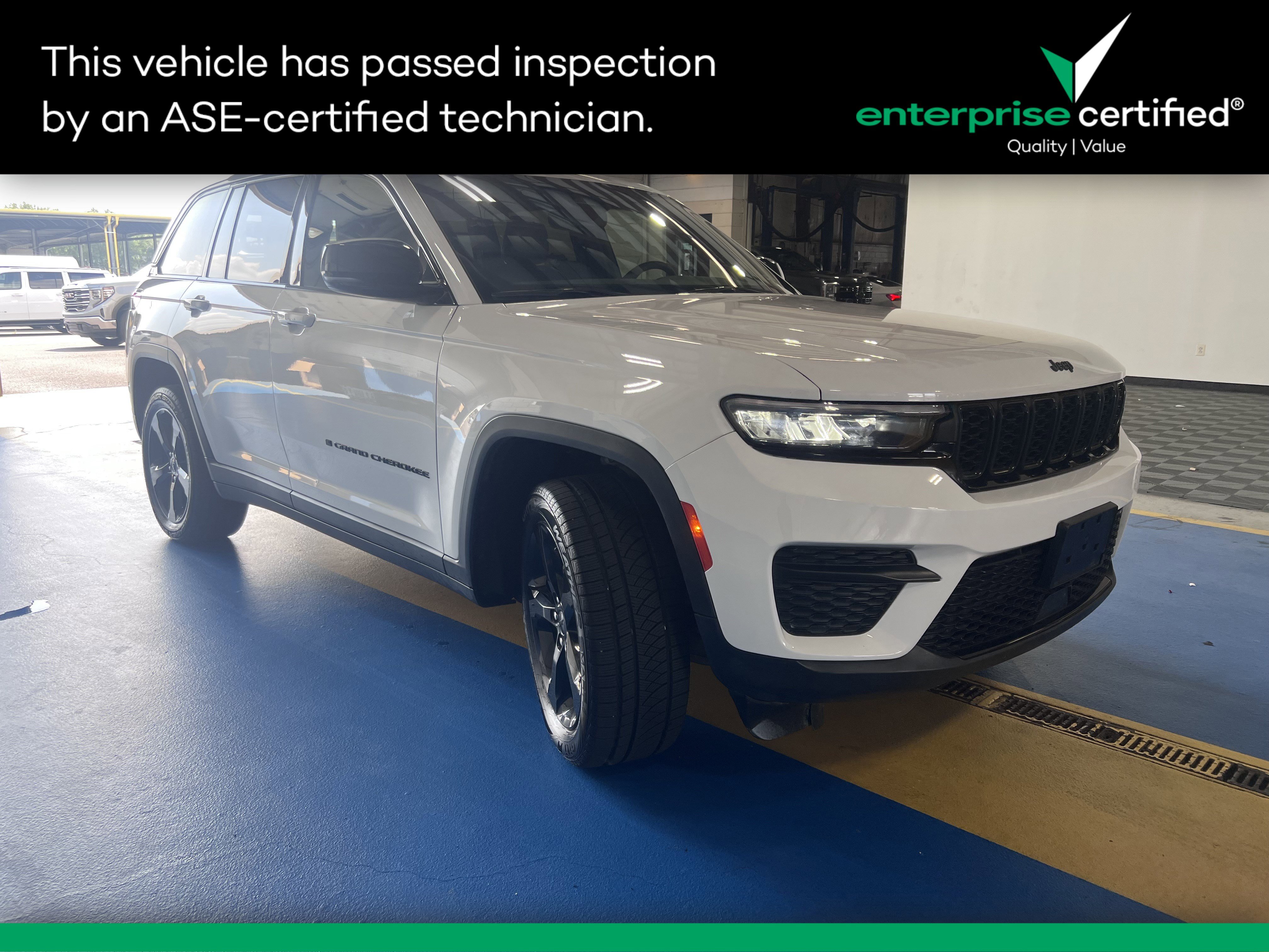 Image 2 of Used 2023 Jeep Grand Cherokee Altitude 4x4