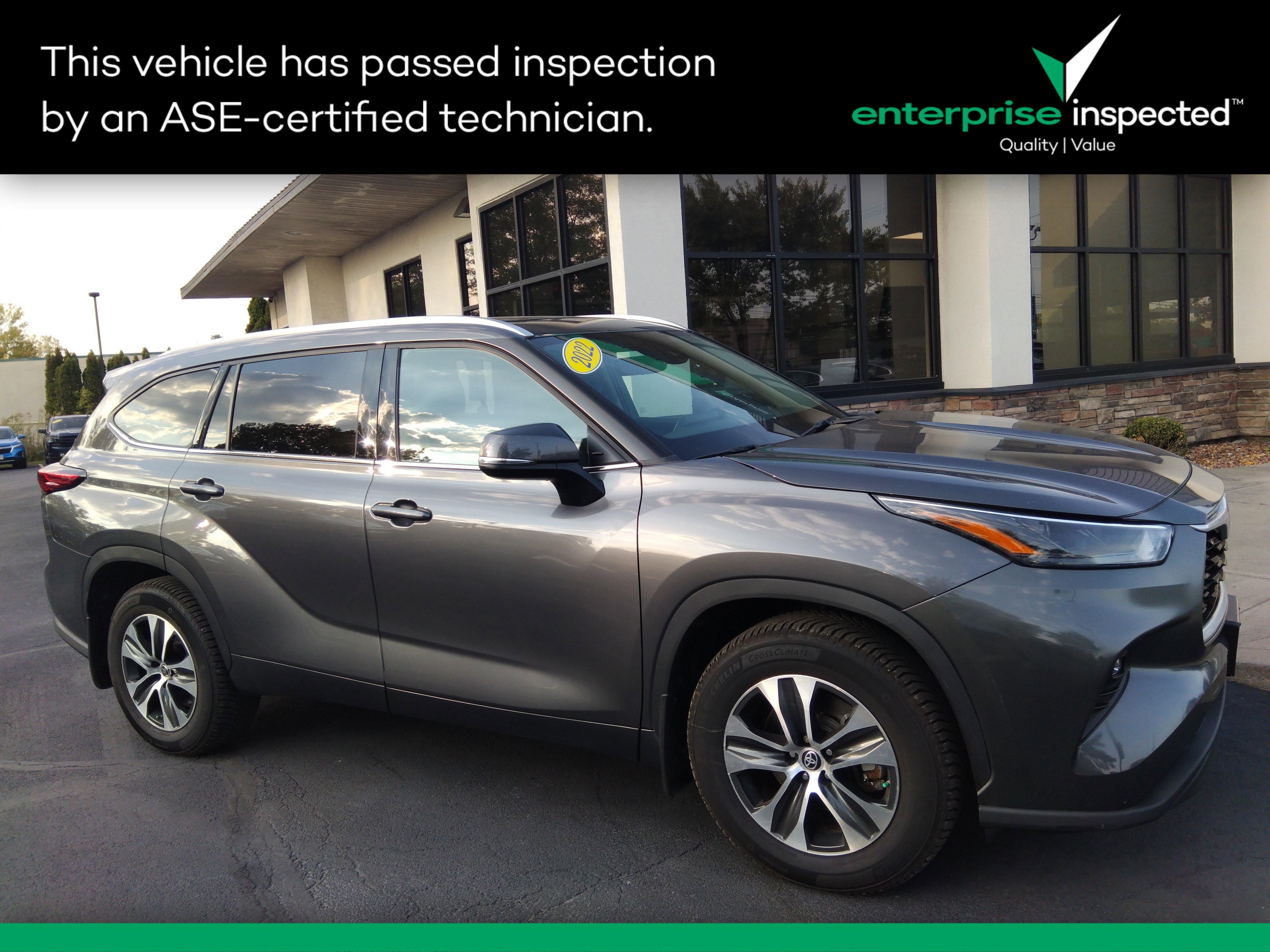 Used 2022 Toyota Highlander XLE AWD
