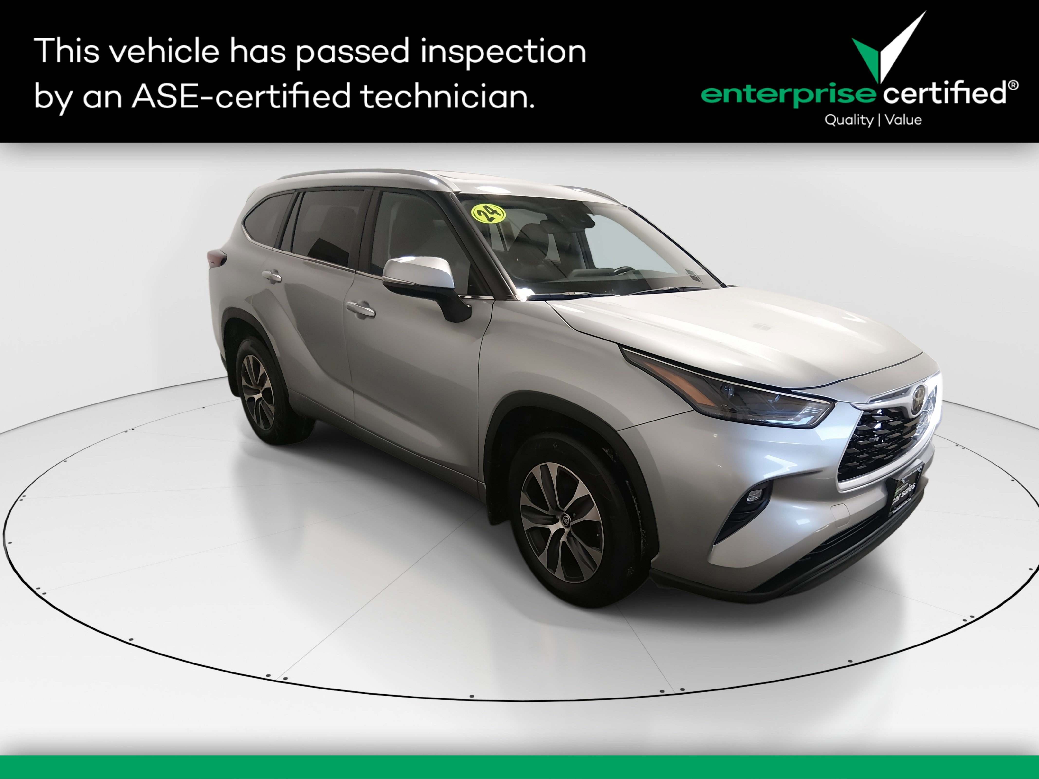 Used 2024 Toyota Highlander XLE AWD