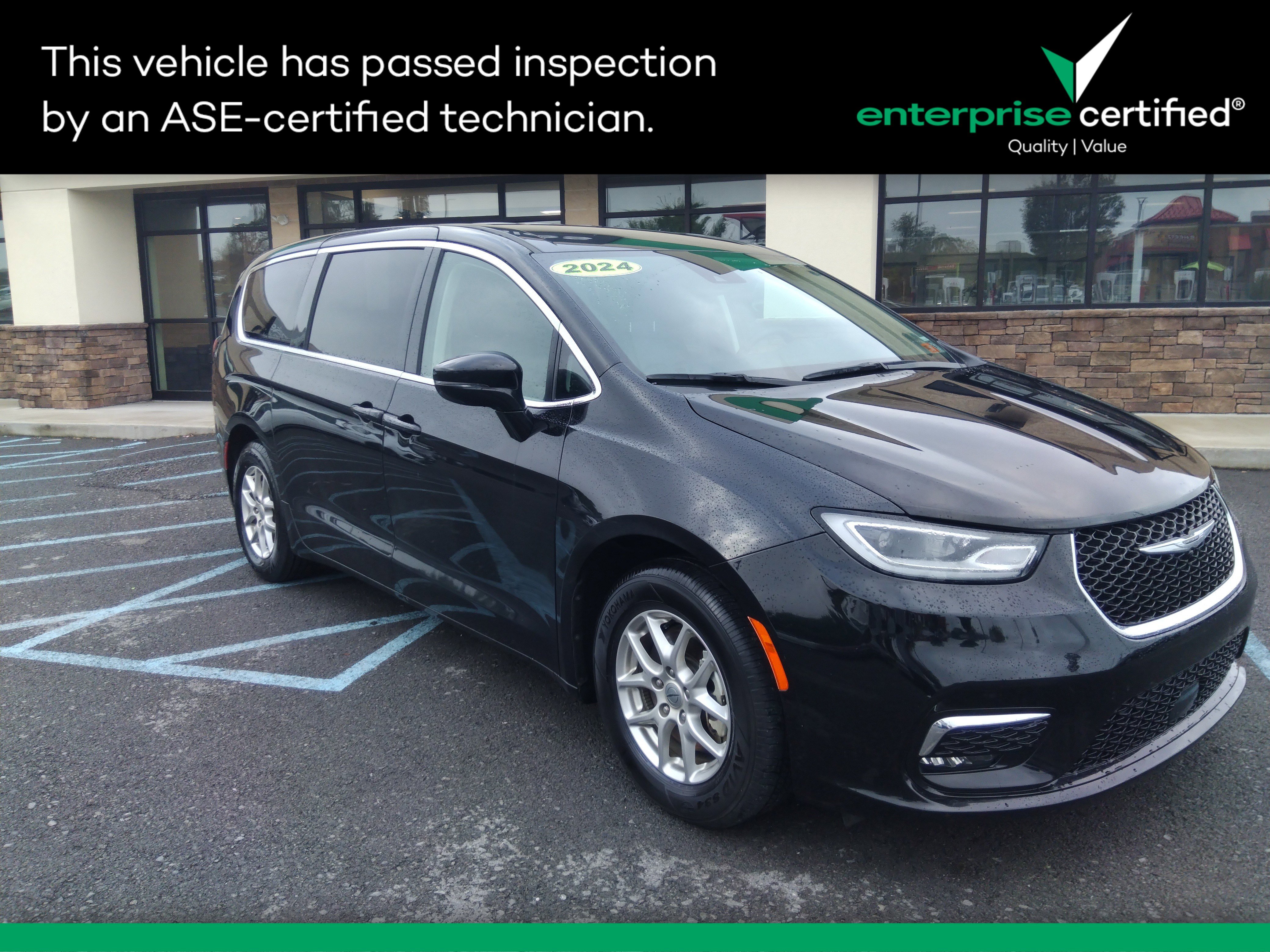 Used 2024 Chrysler Pacifica Touring L FWD