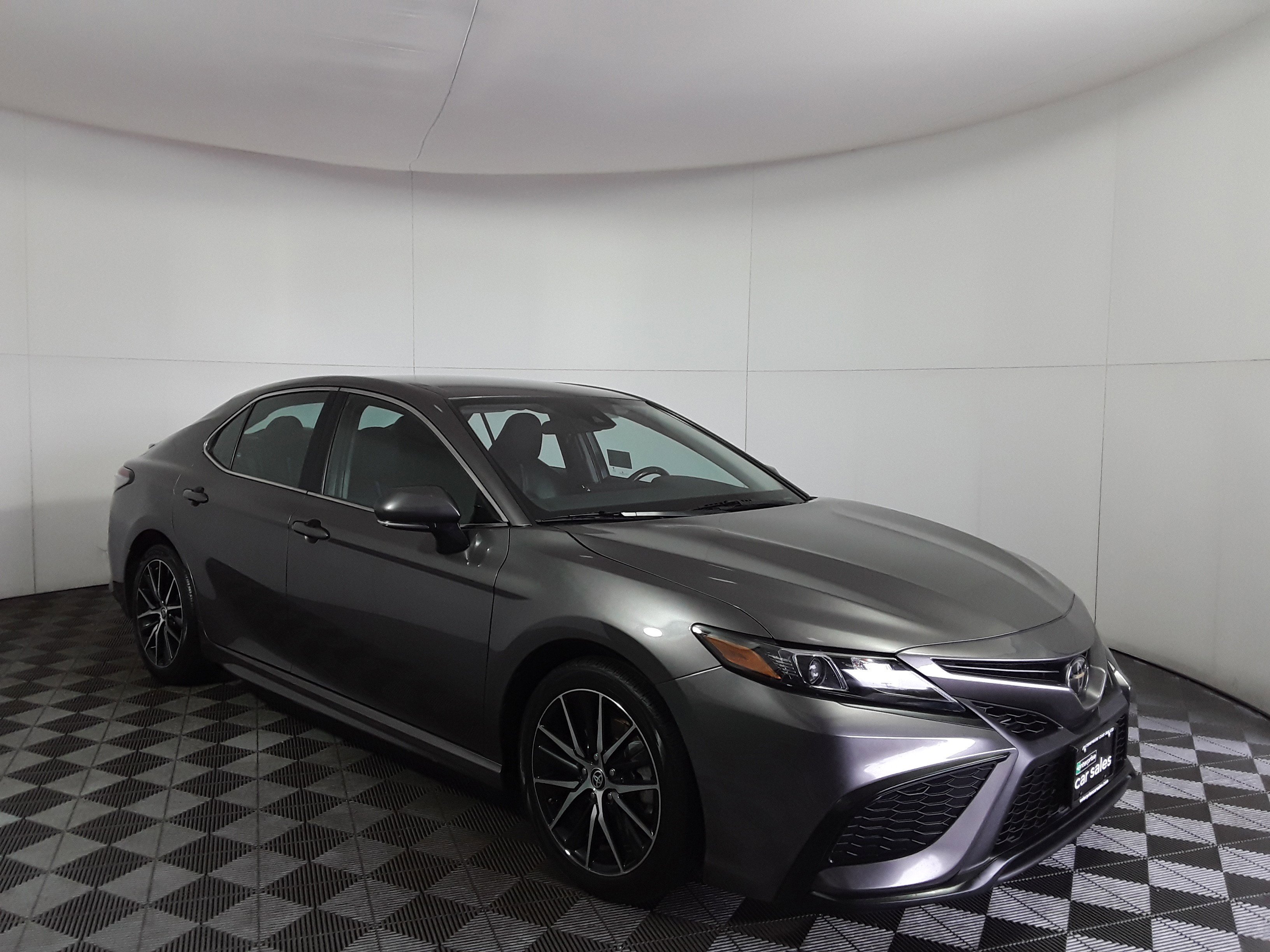 2023 Toyota Camry SE Auto