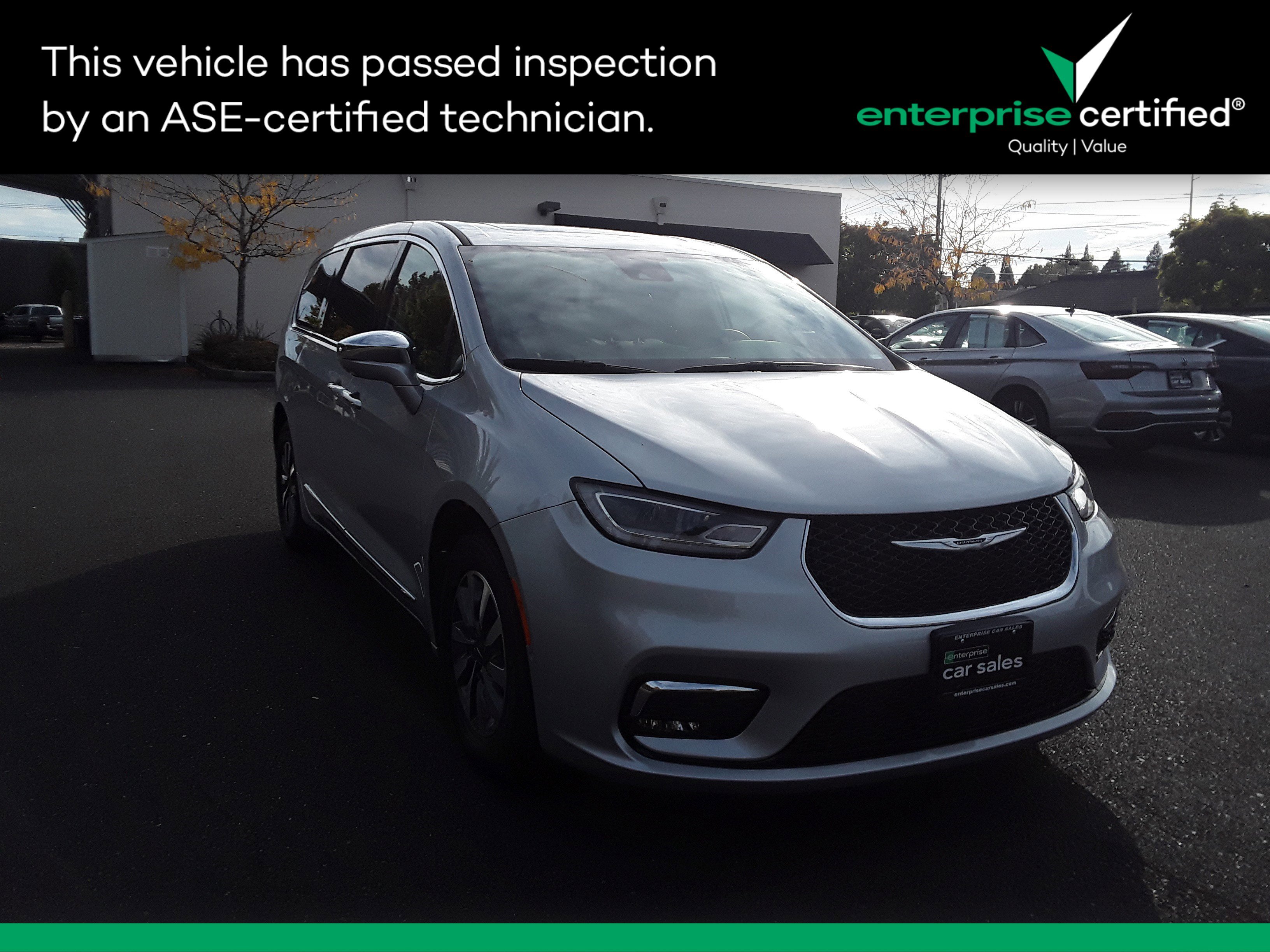 Used 2022 Chrysler Pacifica Hybrid Limited FWD