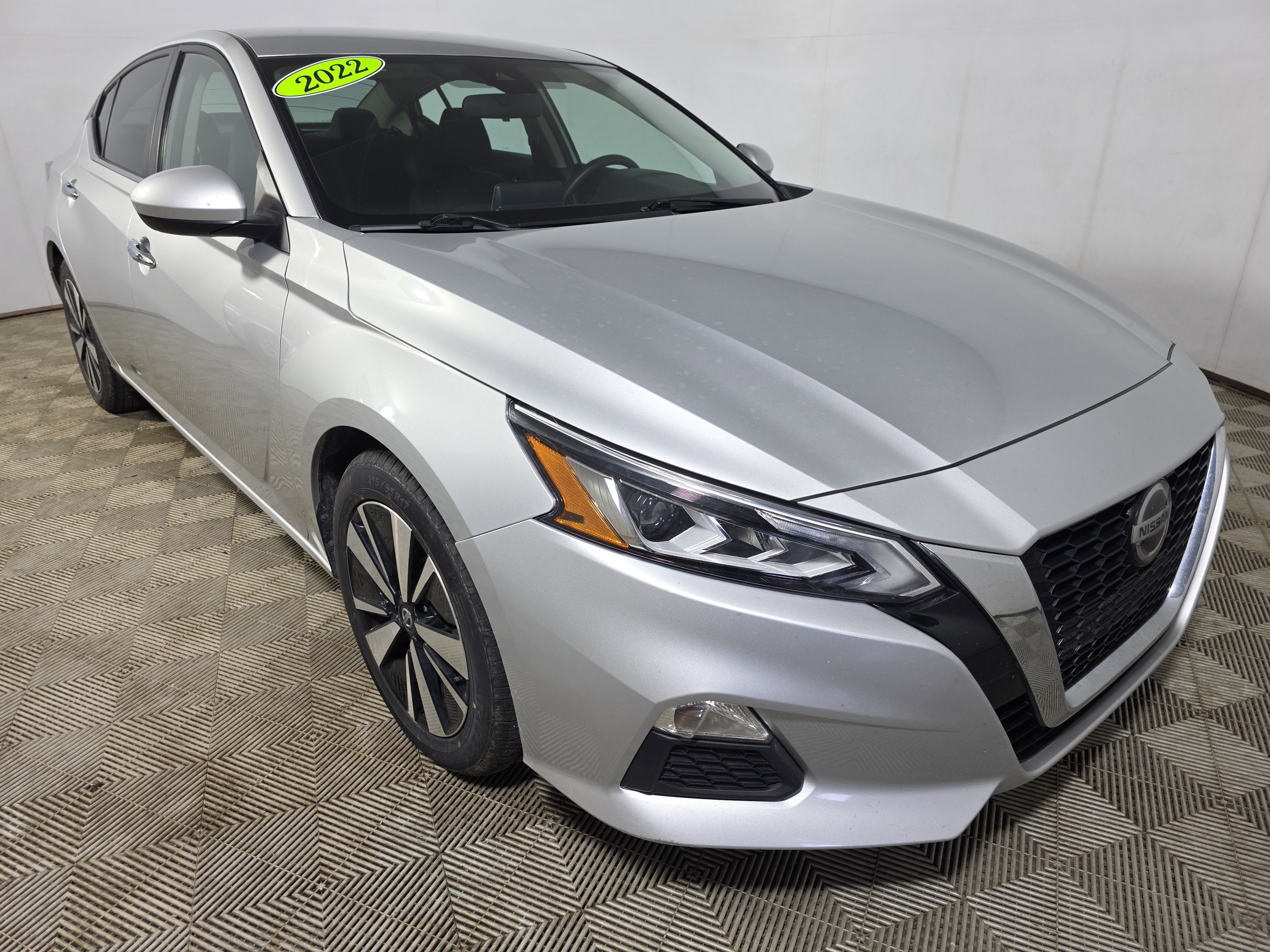 2022 Nissan Altima 2.5 SV Sedan
