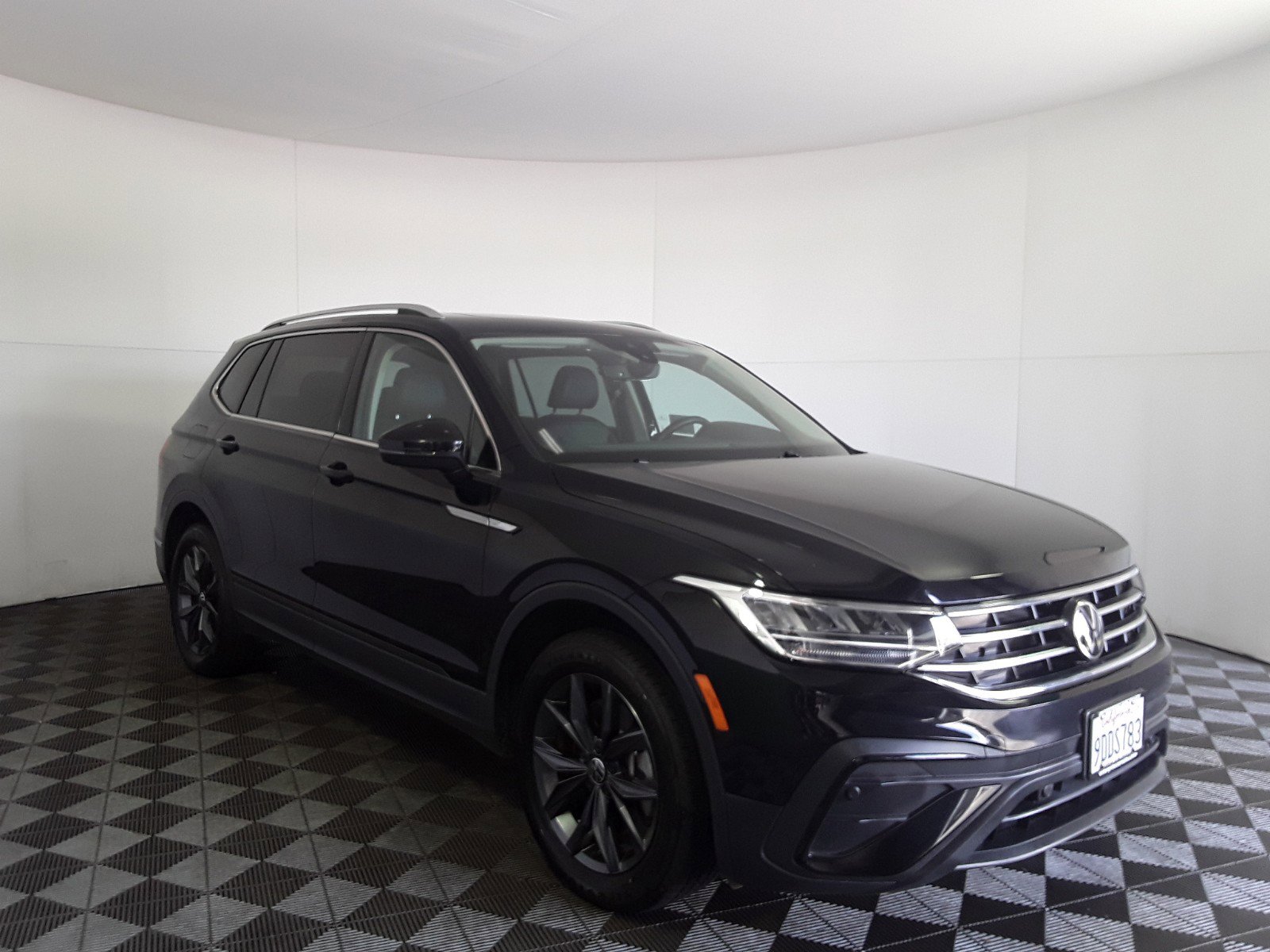 2022 Volkswagen Tiguan 2.0T SE FWD