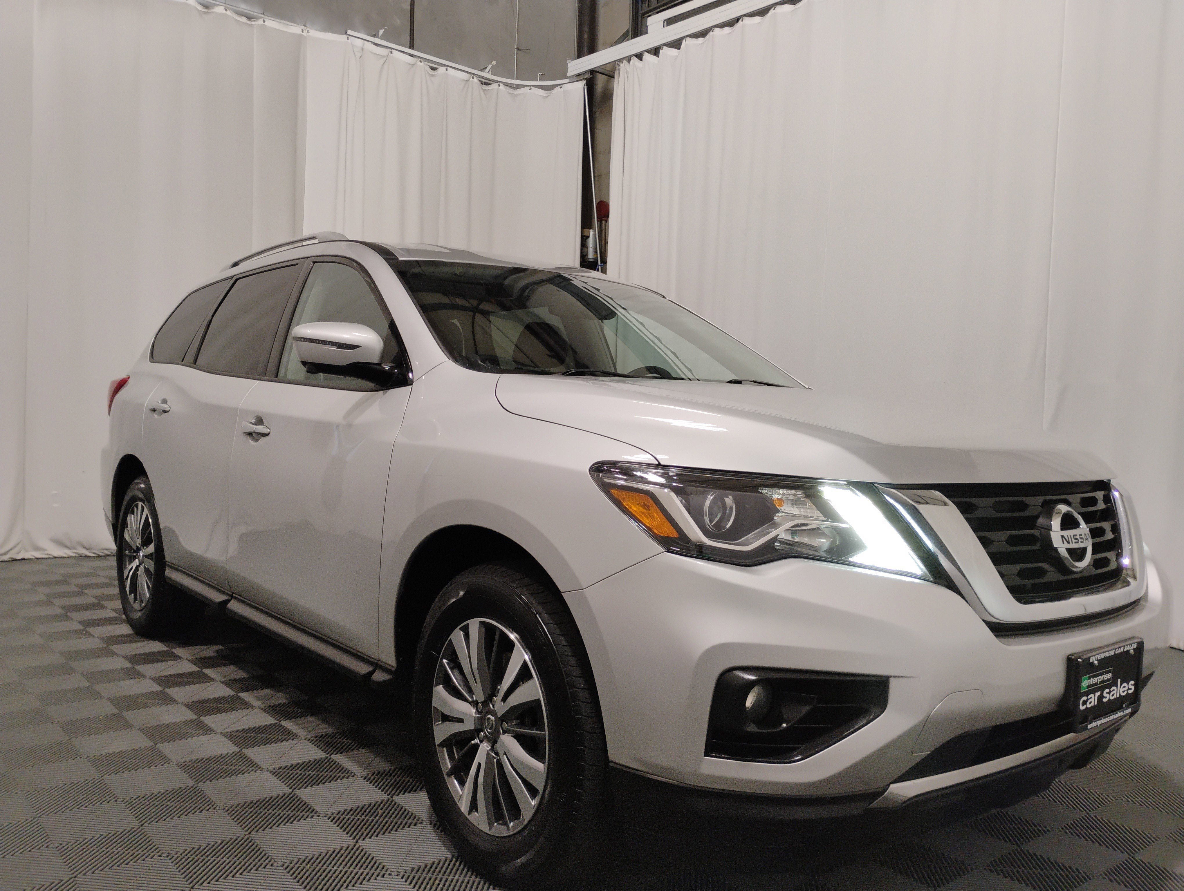2020 Nissan Pathfinder 4x4 SL