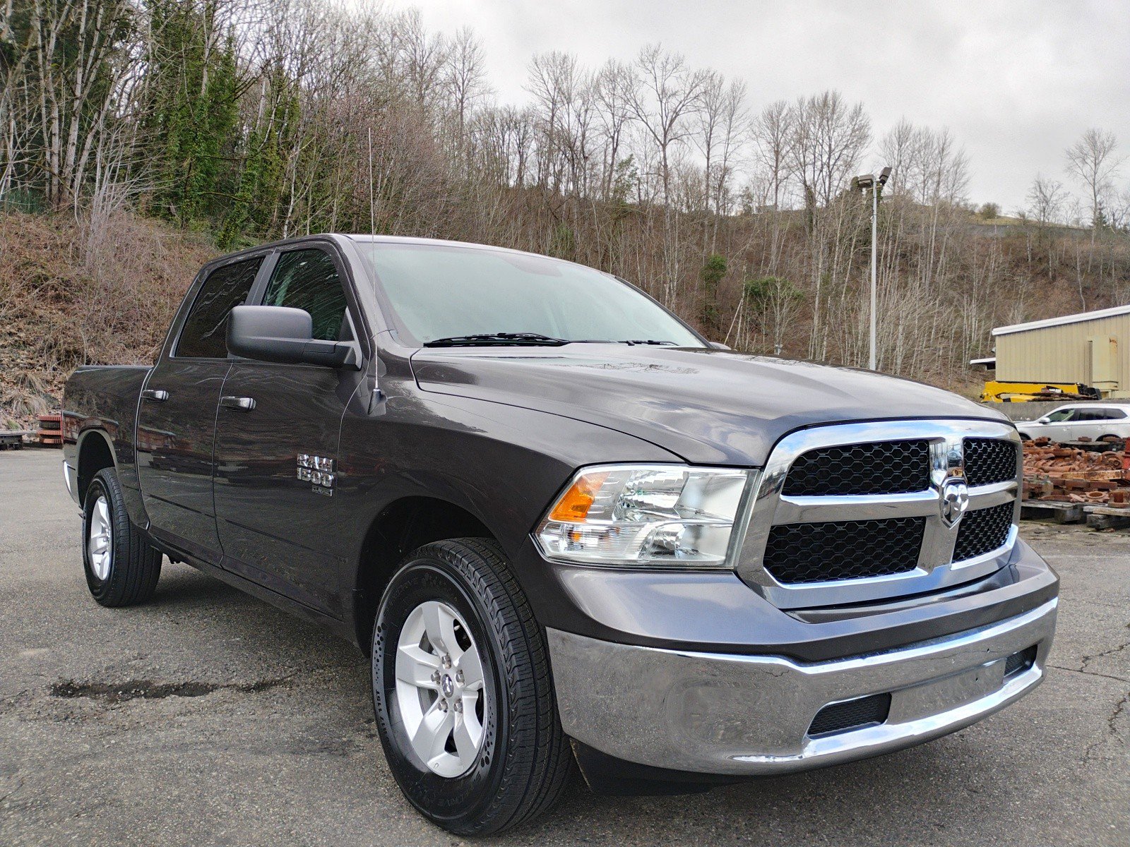 2021 Ram 1500 Classic SLT 4x4 Crew Cab 5'7