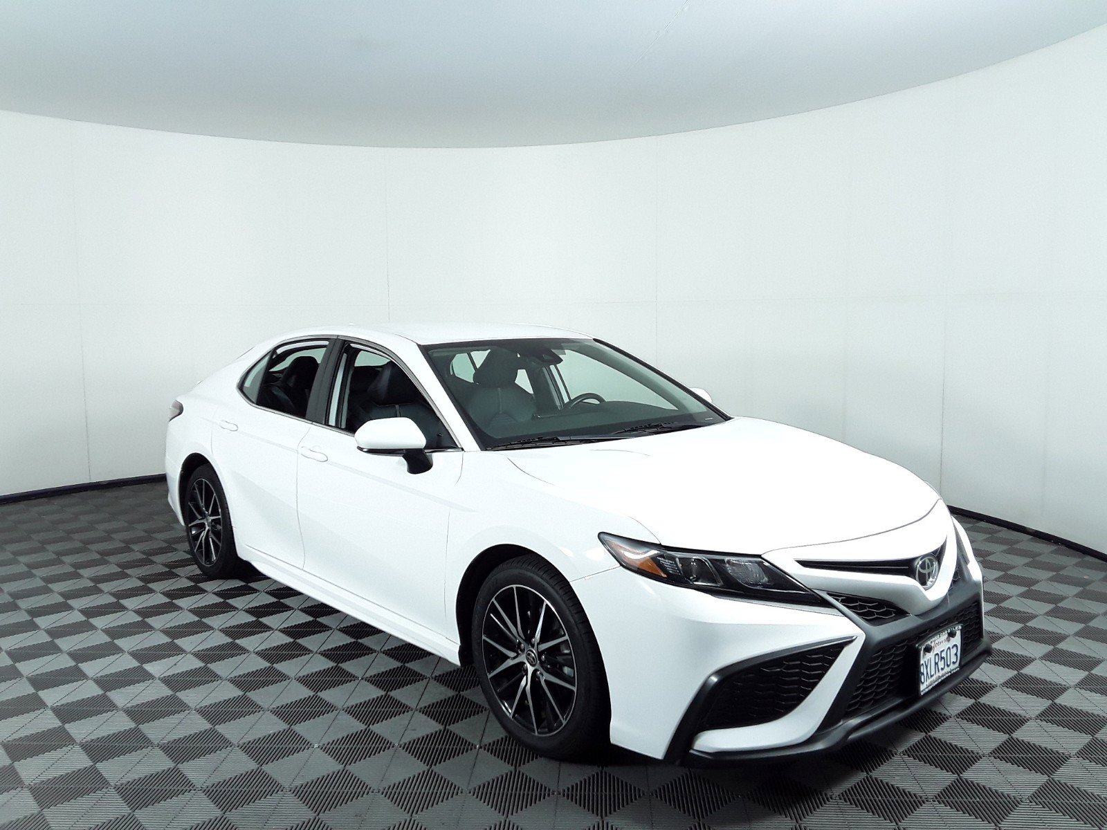 2021 Toyota Camry SE Auto