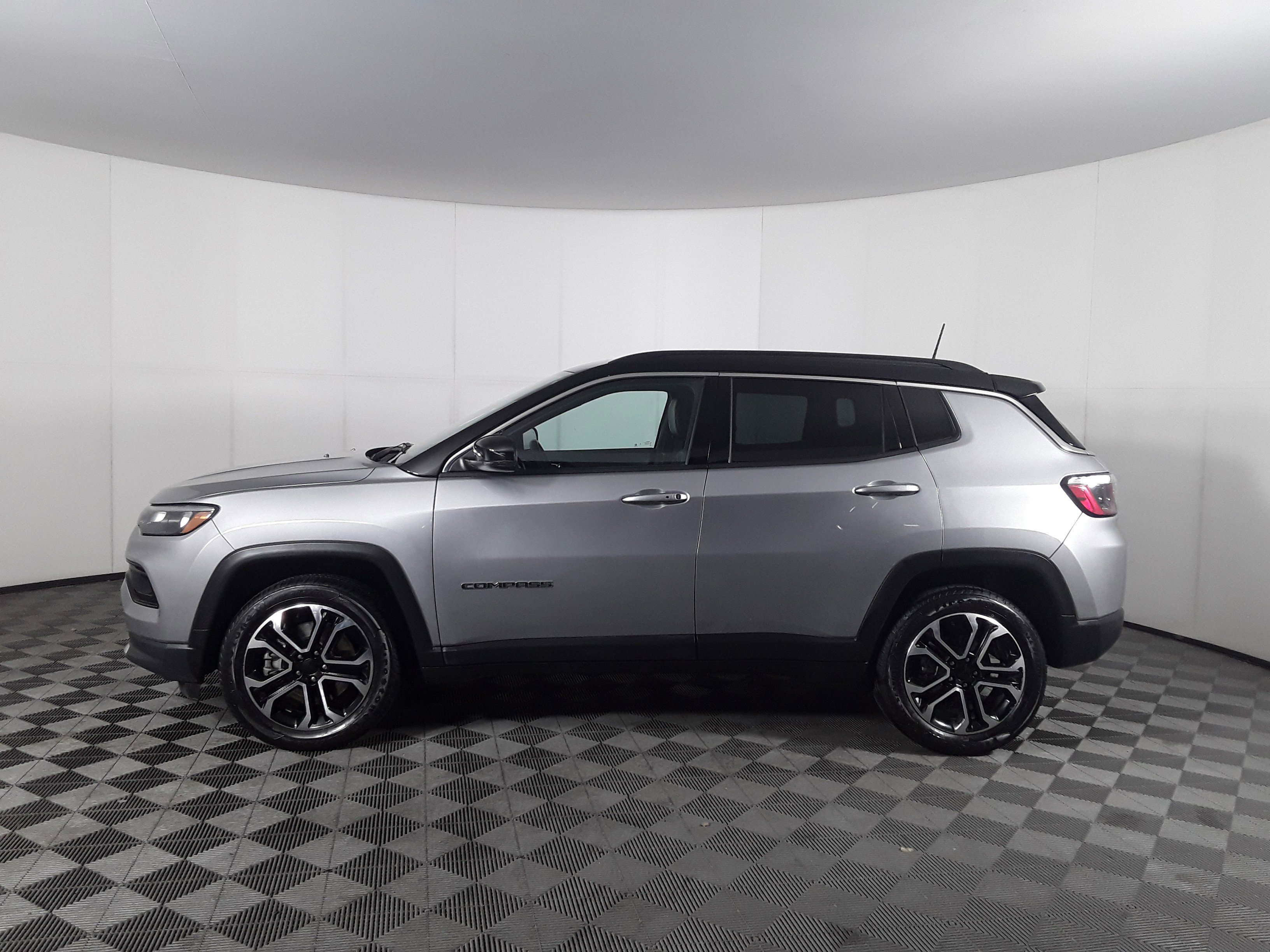 Image of Used 2024 Jeep Compass Limited 4x4