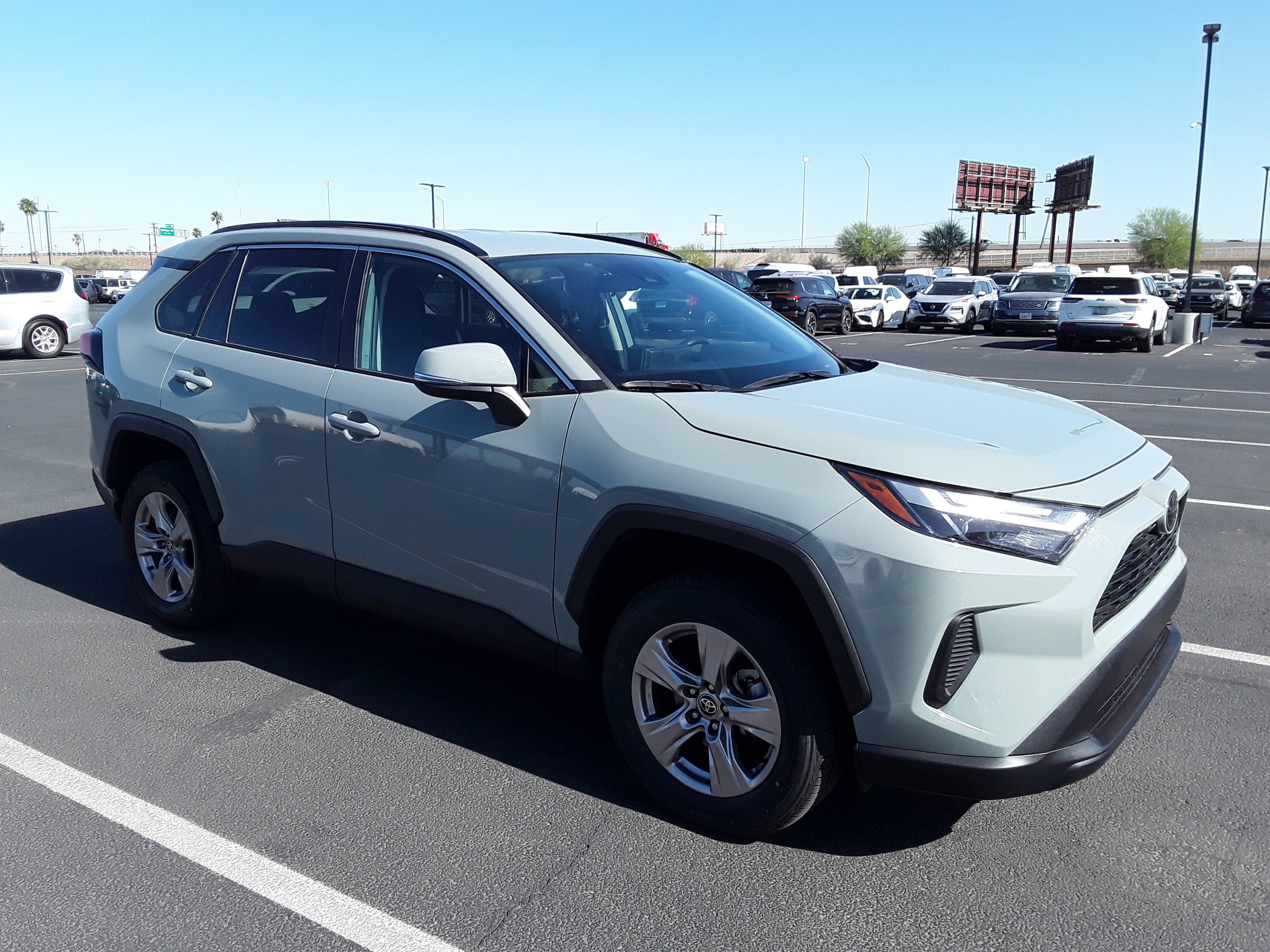 2023 Toyota RAV4 XLE FWD