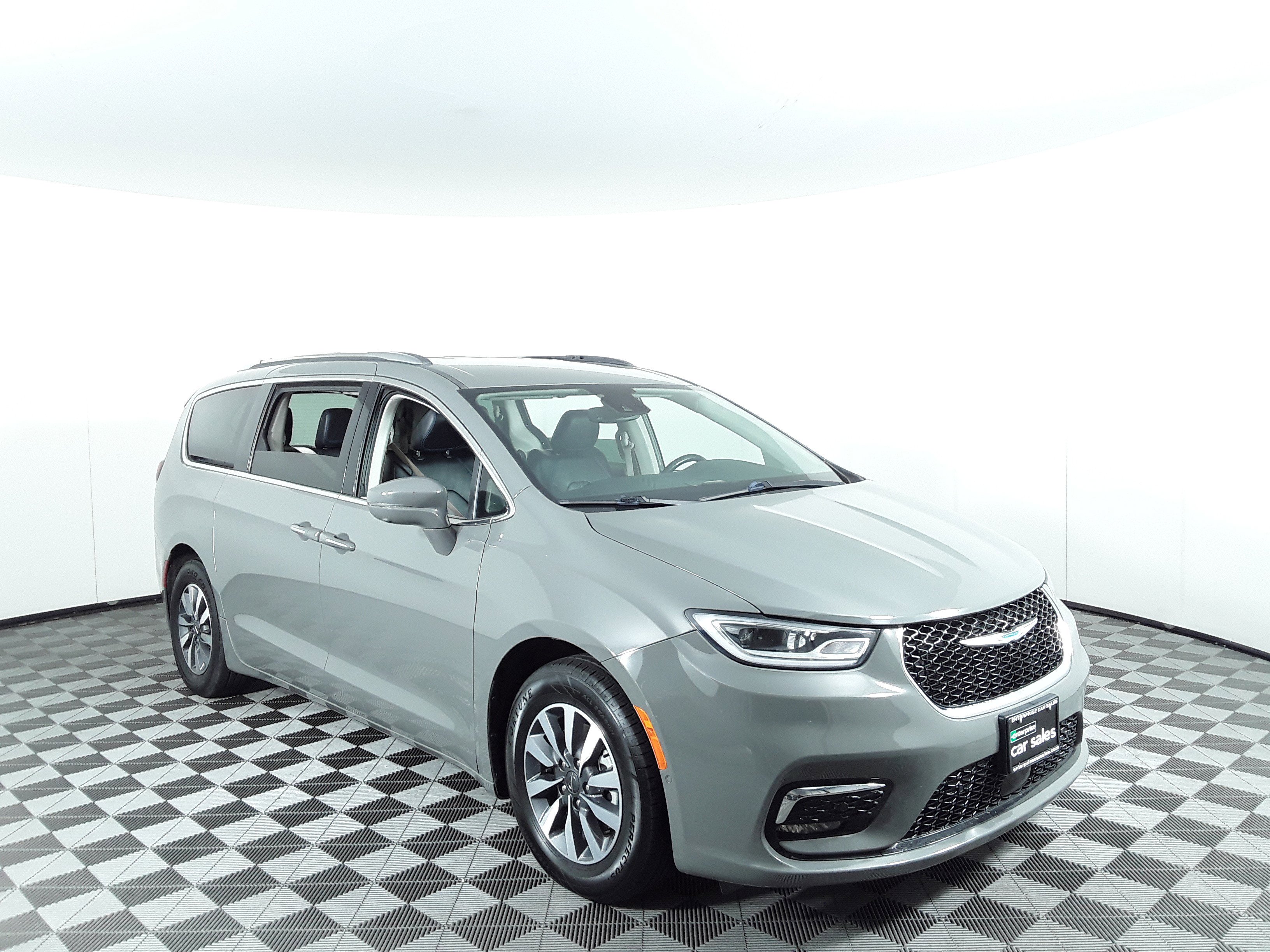 2021 Chrysler Pacifica Hybrid Touring L FWD