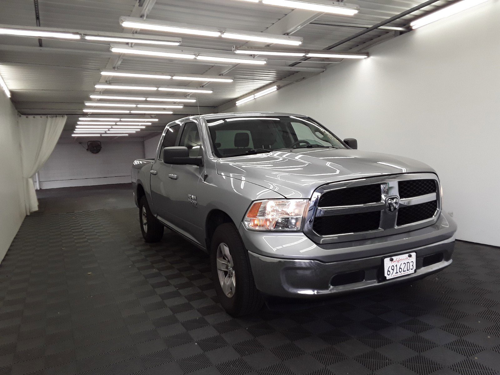 2021 Ram 1500 Classic SLT 4x4 Crew Cab 5'7